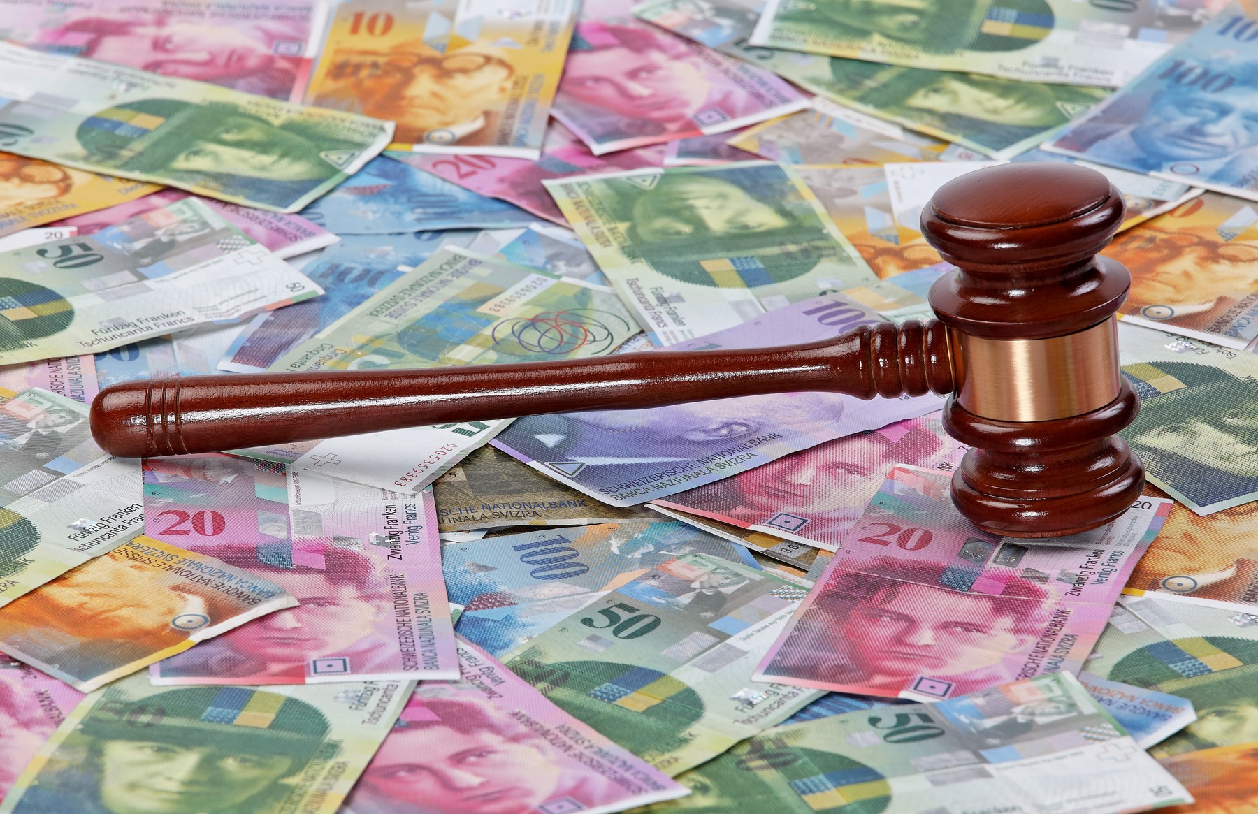 švicarski frank kladivo