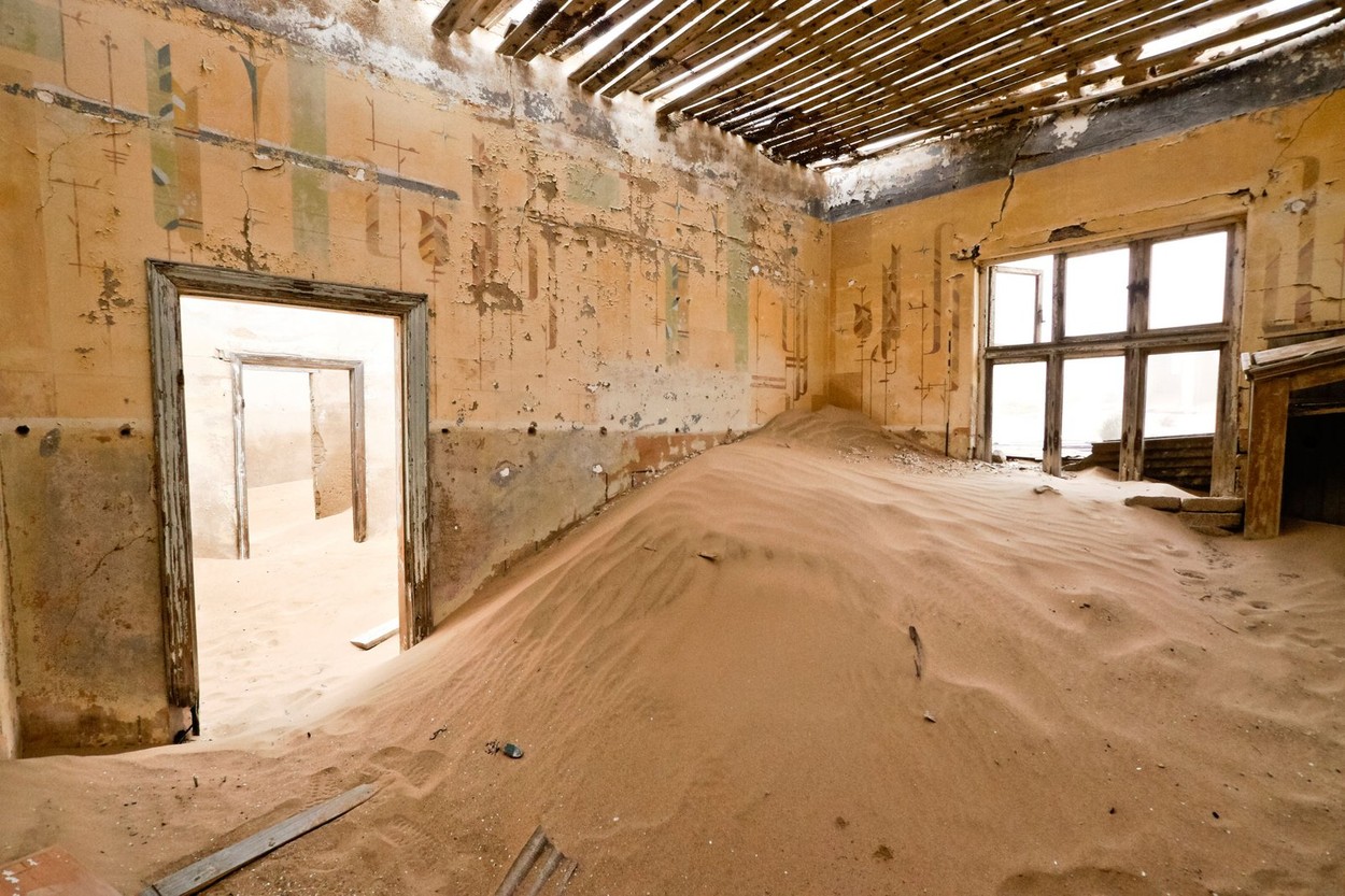 1644500044-Kolmanskop.jpg