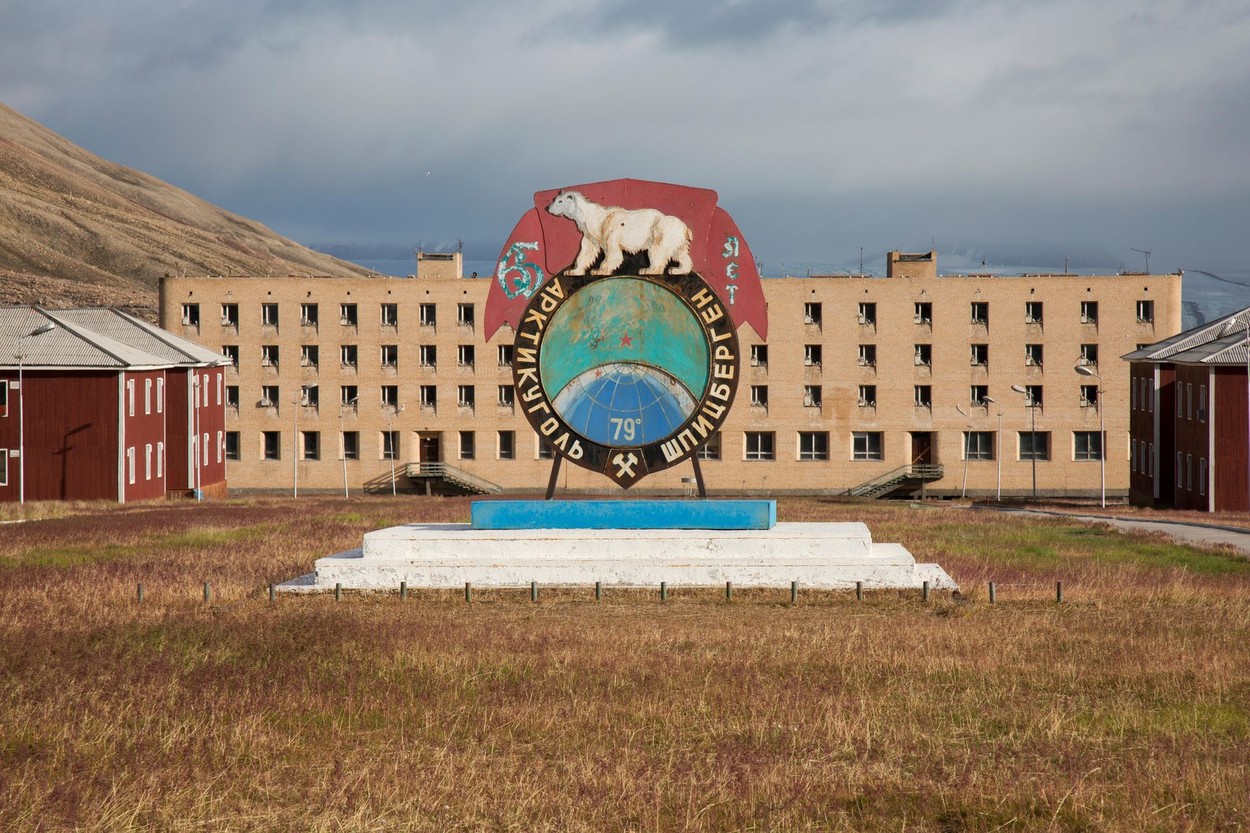 1644500235-Pyramiden.jpg