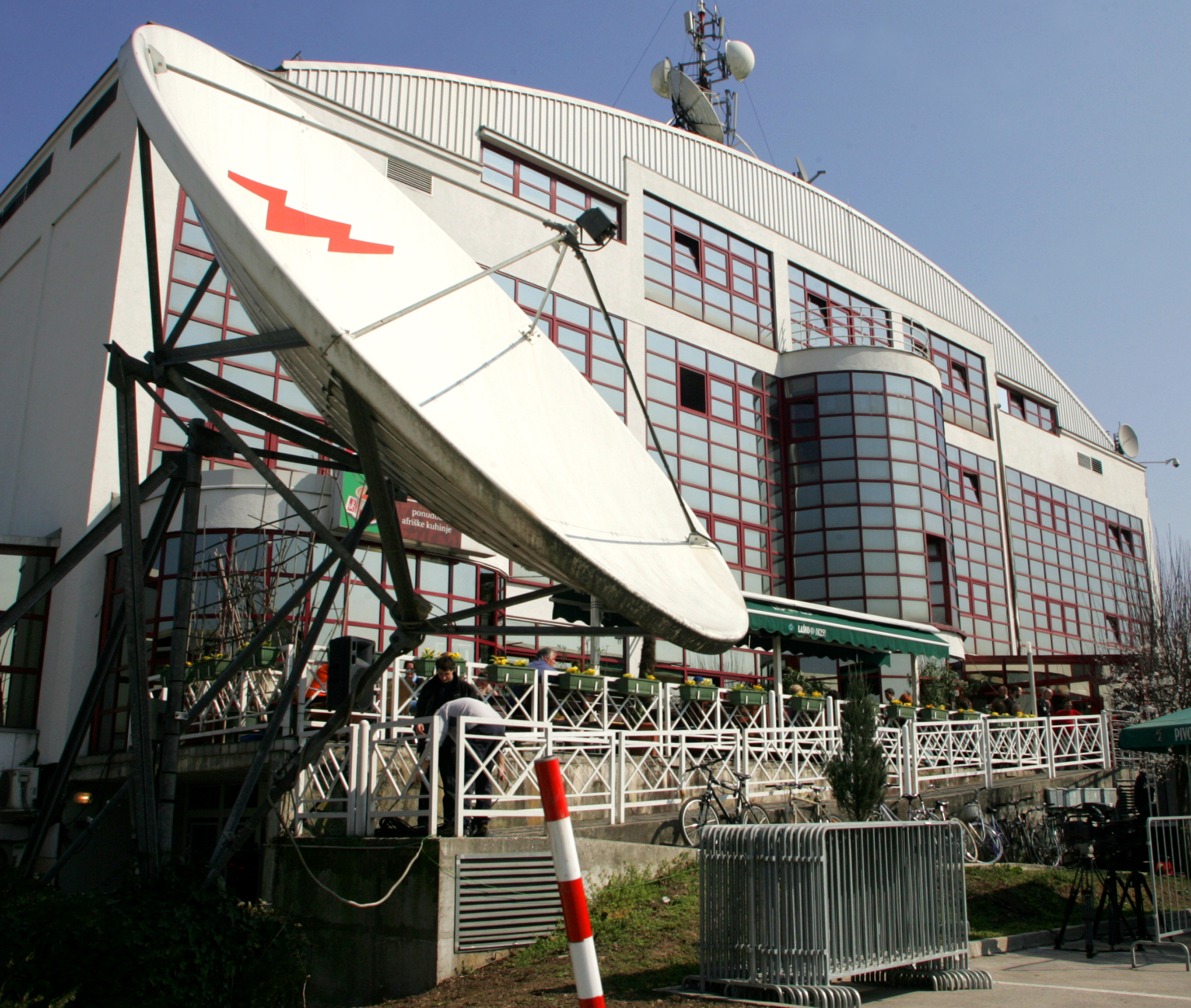 ODDAJNIK SPREJEMNIK POP TV