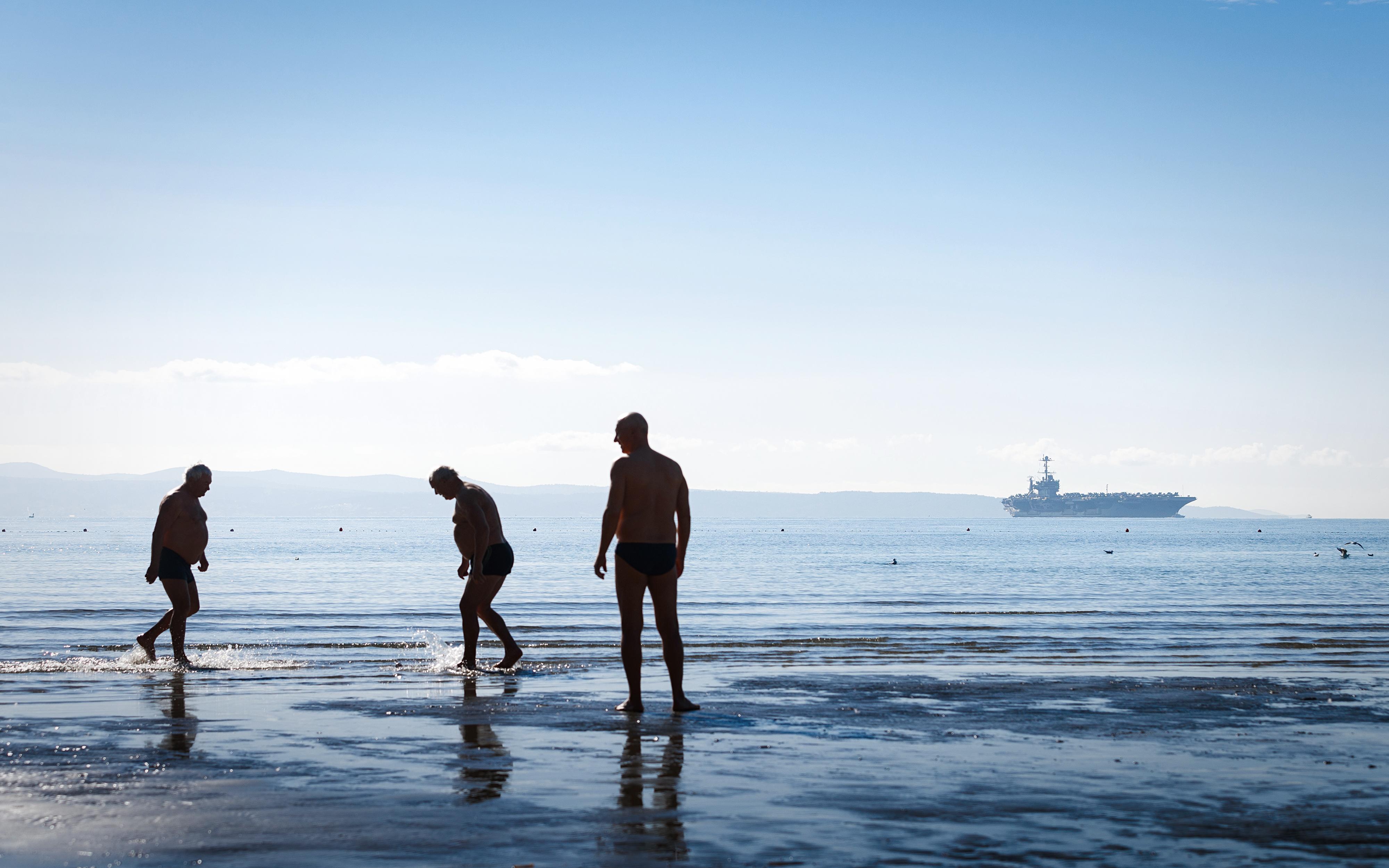 Letalonosilka USS Harry S. Truman, Split