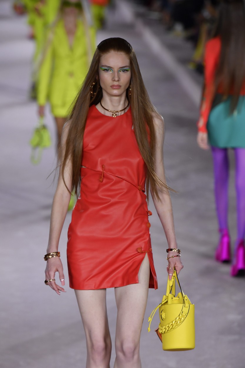 1644851283-Versace.jpg