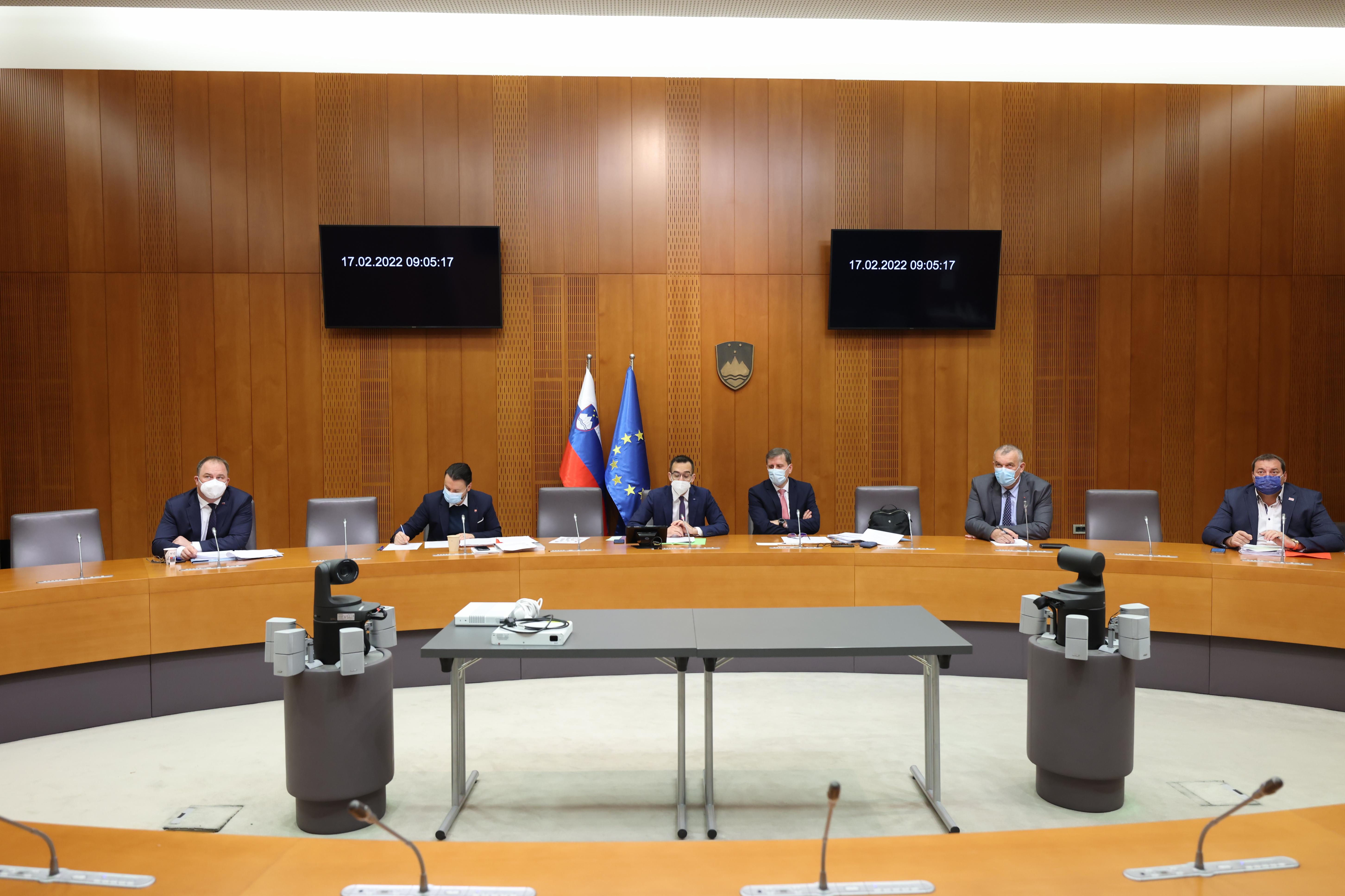 preiskovalna komisija, ki preiskuje domnevno sporno financiranje političnih strank