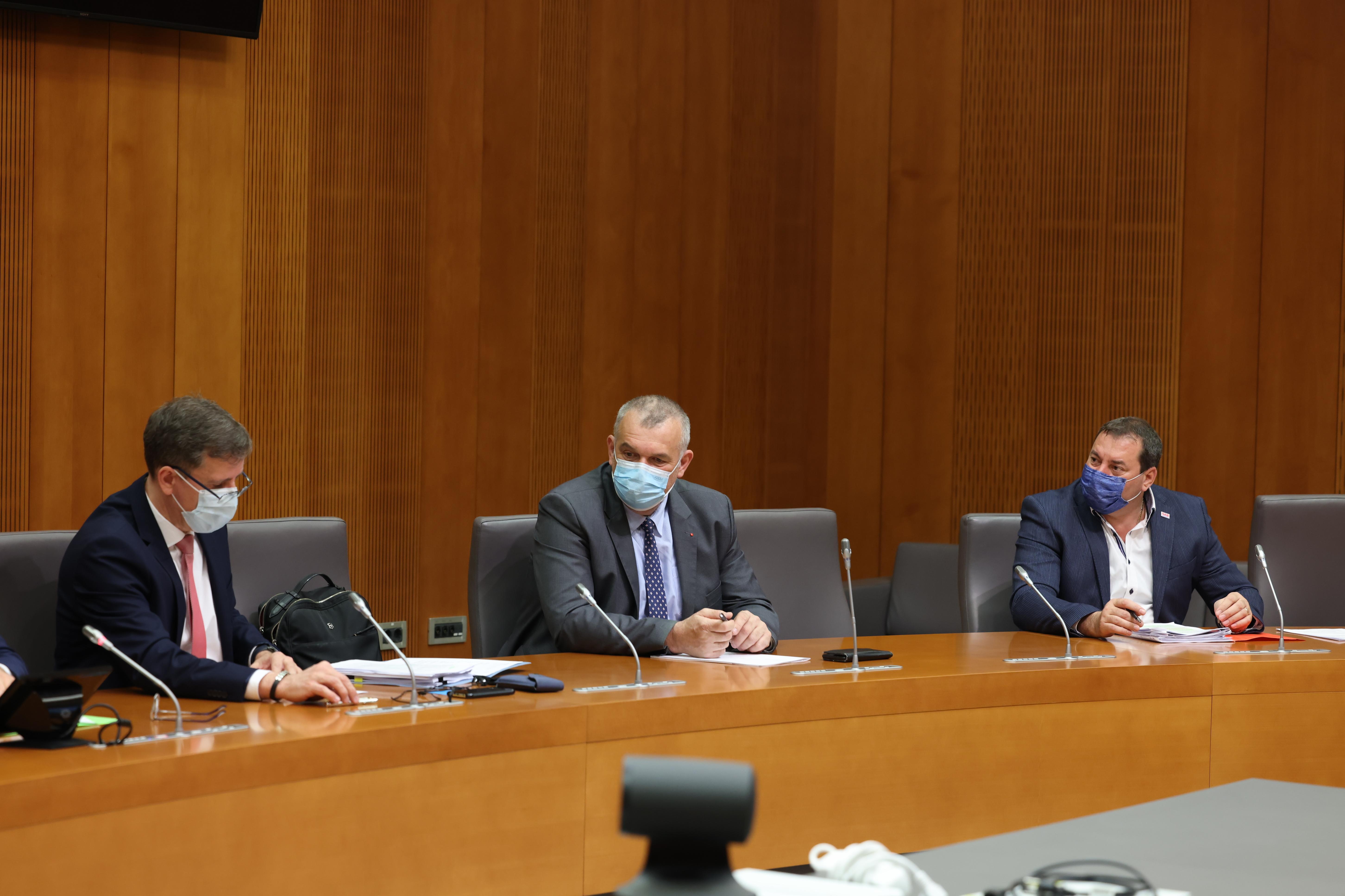 Jani (Janko) Möderndorfer (LMŠ), Predrag Baković (SD) in Marko Bandelli (SAB), preiskovalna komisija, ki preiskuje domnevno sporno financiranje političnih strank