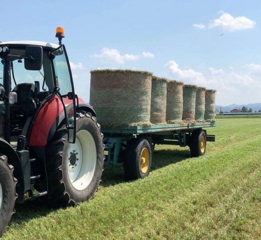 Ukradena traktor in  prikolica