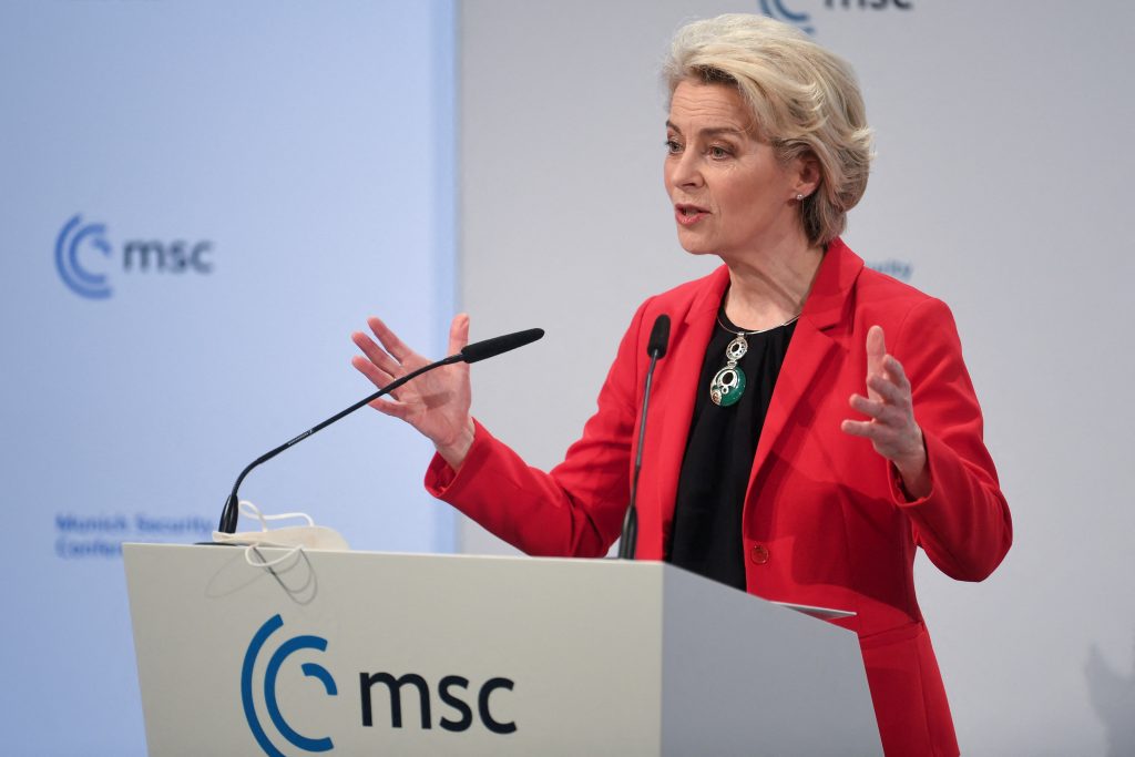 1645272932-ursula-von-der-leyen-na-konferenci-v-munchnu-1024x683.jpg