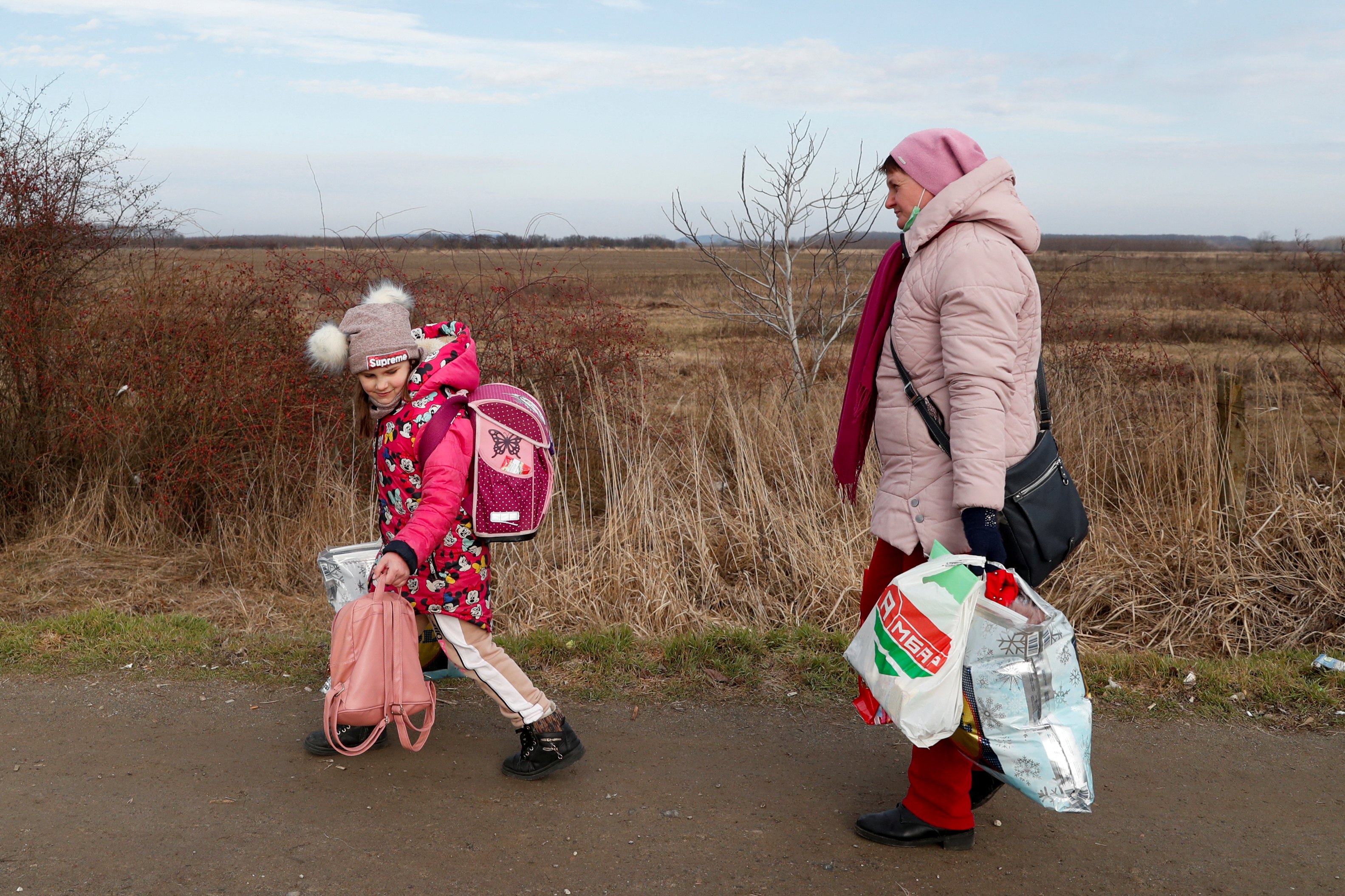 begunci iz Ukrajine na meji z Madžarsko