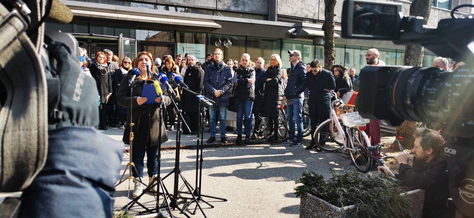 Ksenja Tratnik, rtv shod