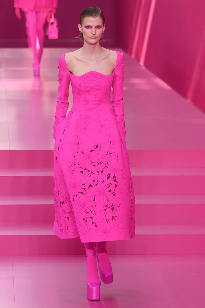 1646737079-valentino-jesen-22-3-682x1024.jpg