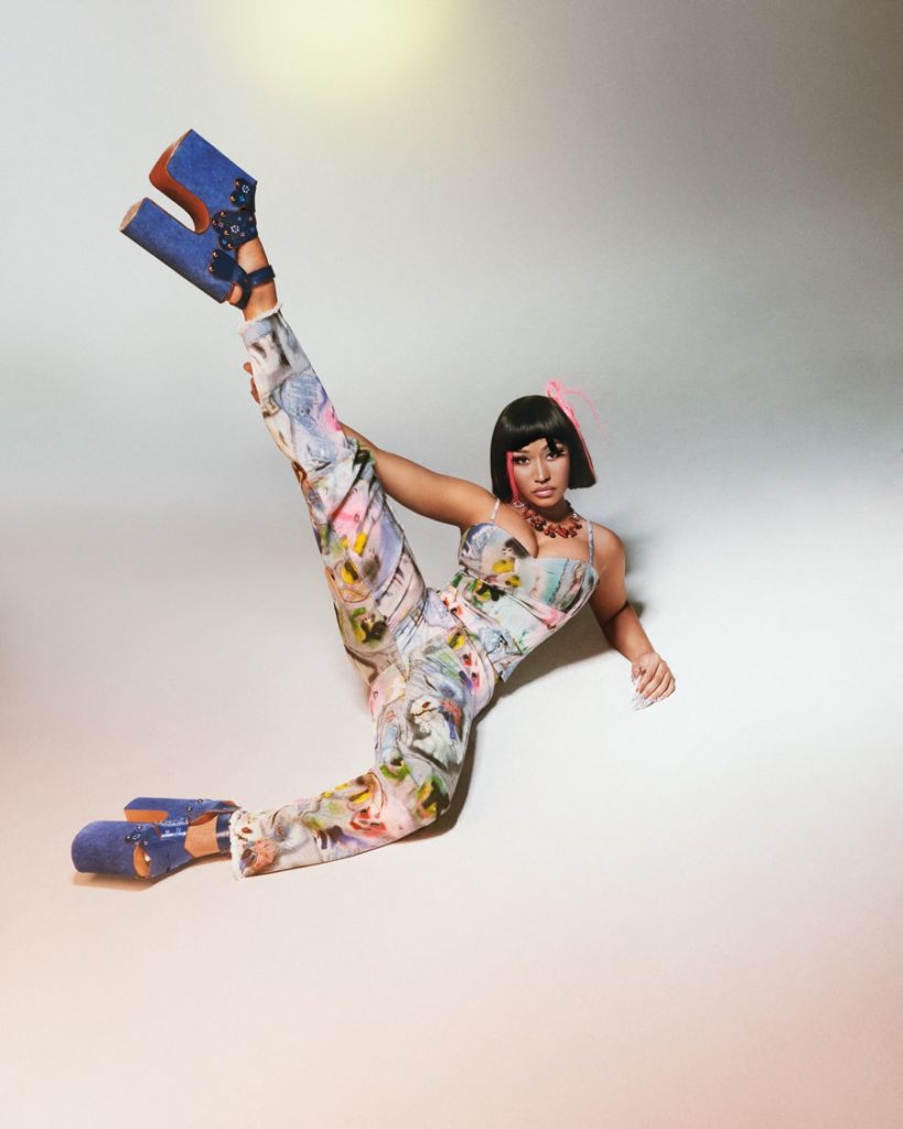 1646825488-nicki-minaj-marc-jacobs-1-819x1024.jpg