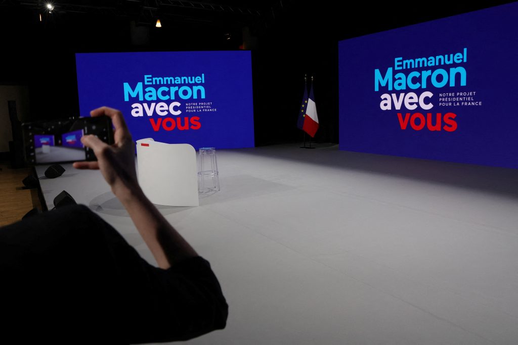 1647540560-Macron-4-1024x683.jpg
