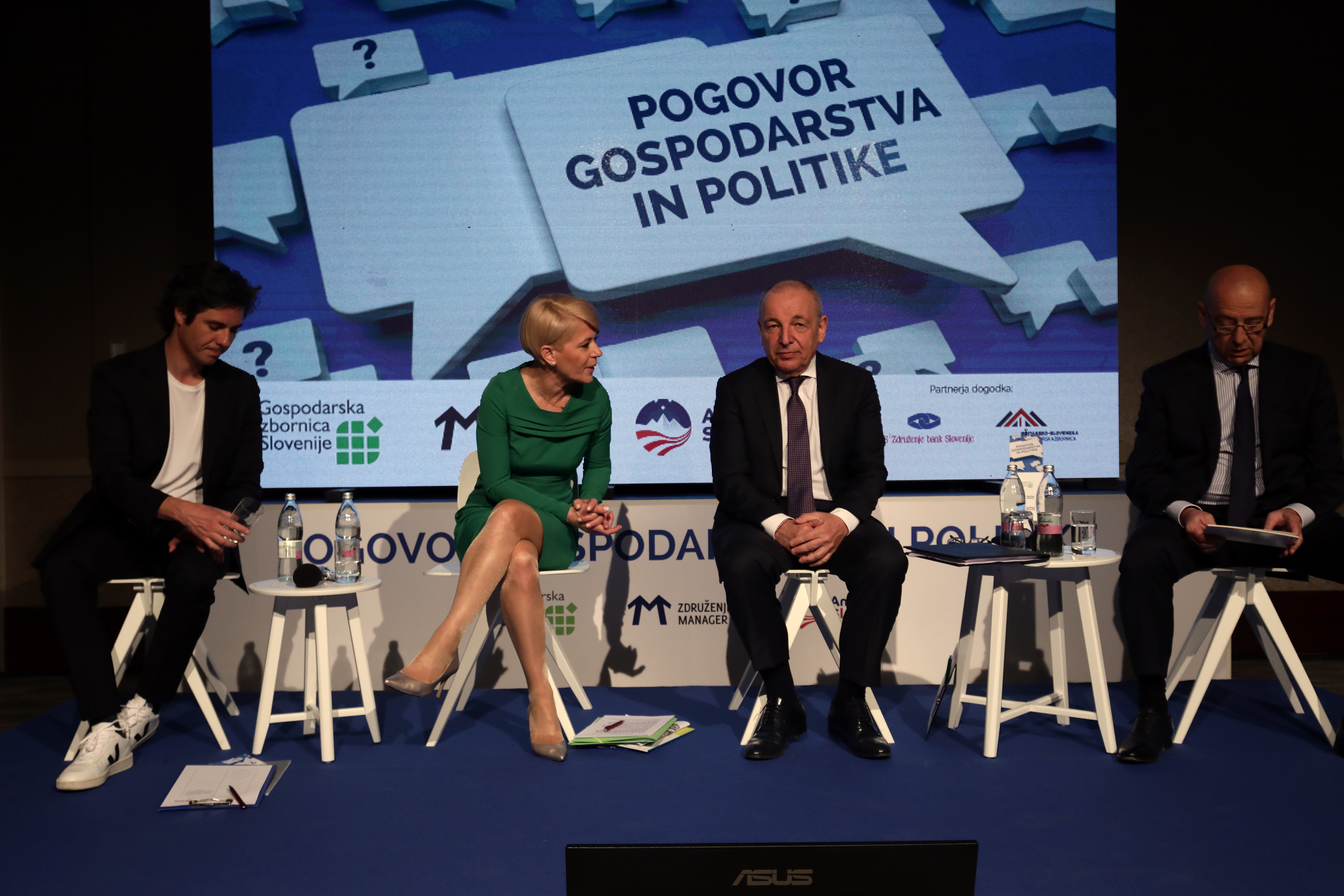 Pogovor gospodarstva in politike