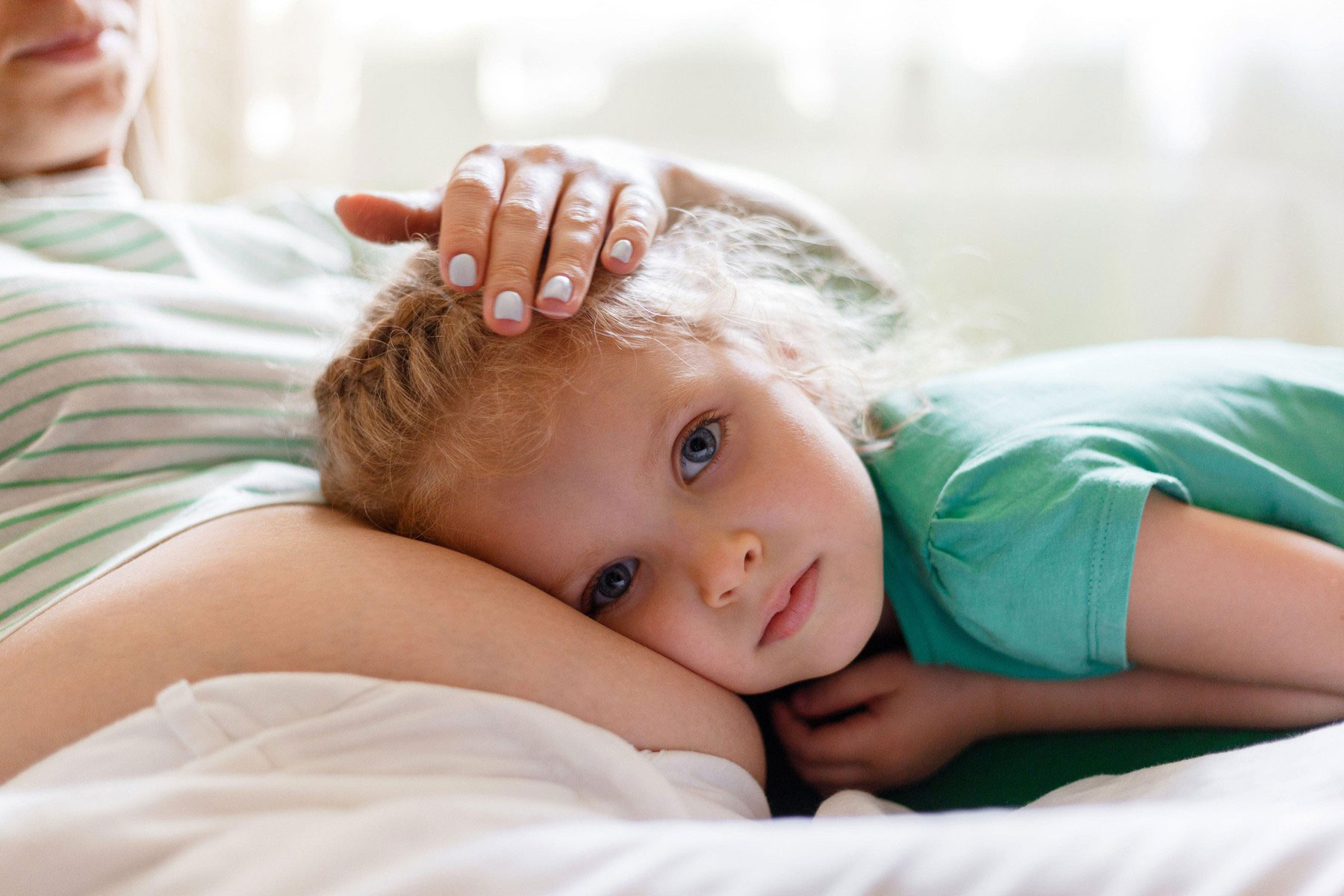 mama, hcerka, deklica, objem