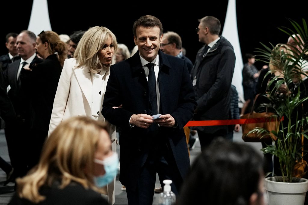 1649613145-Macron-6-1024x683.jpg