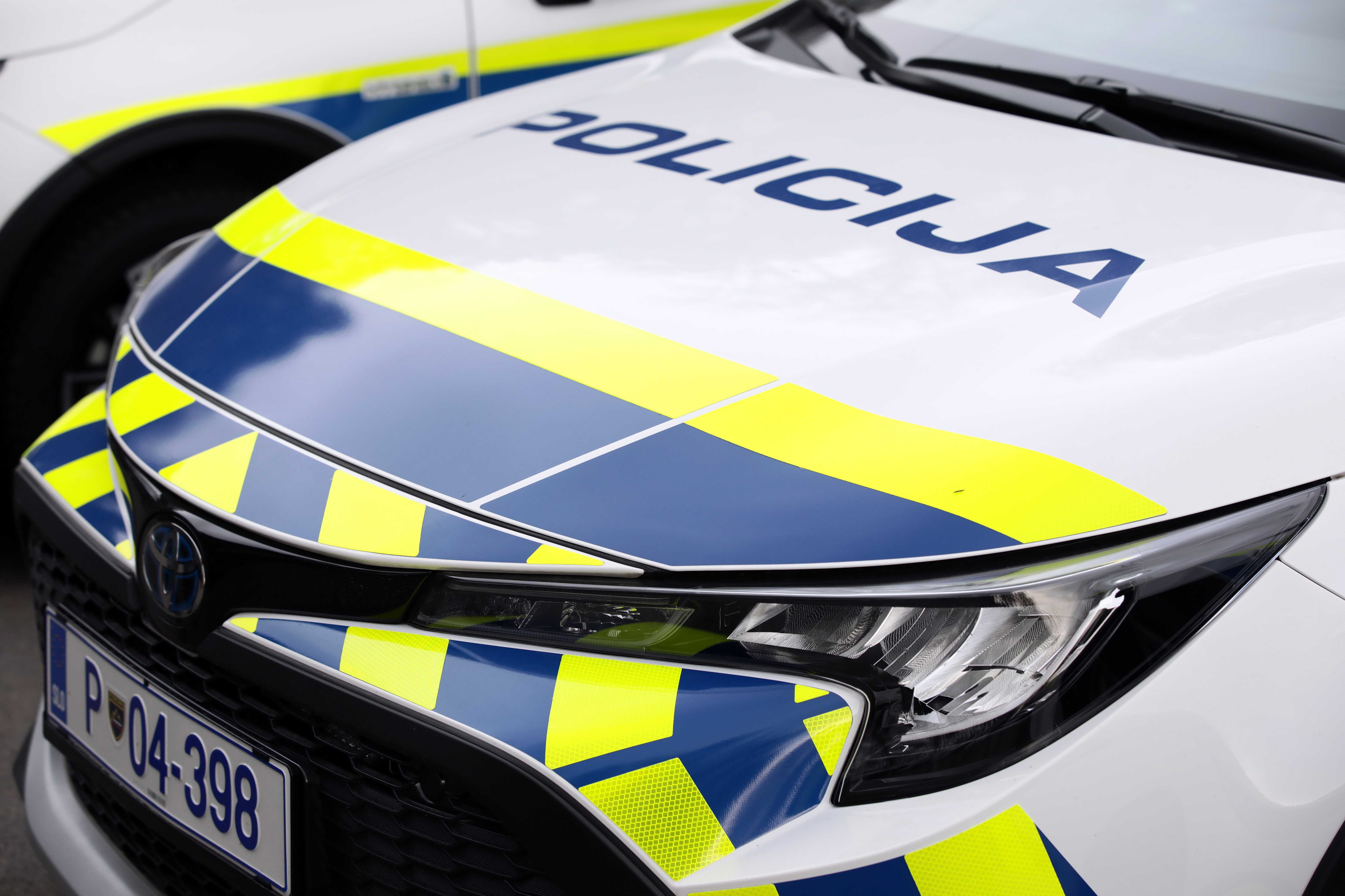 Policijski avto, policija