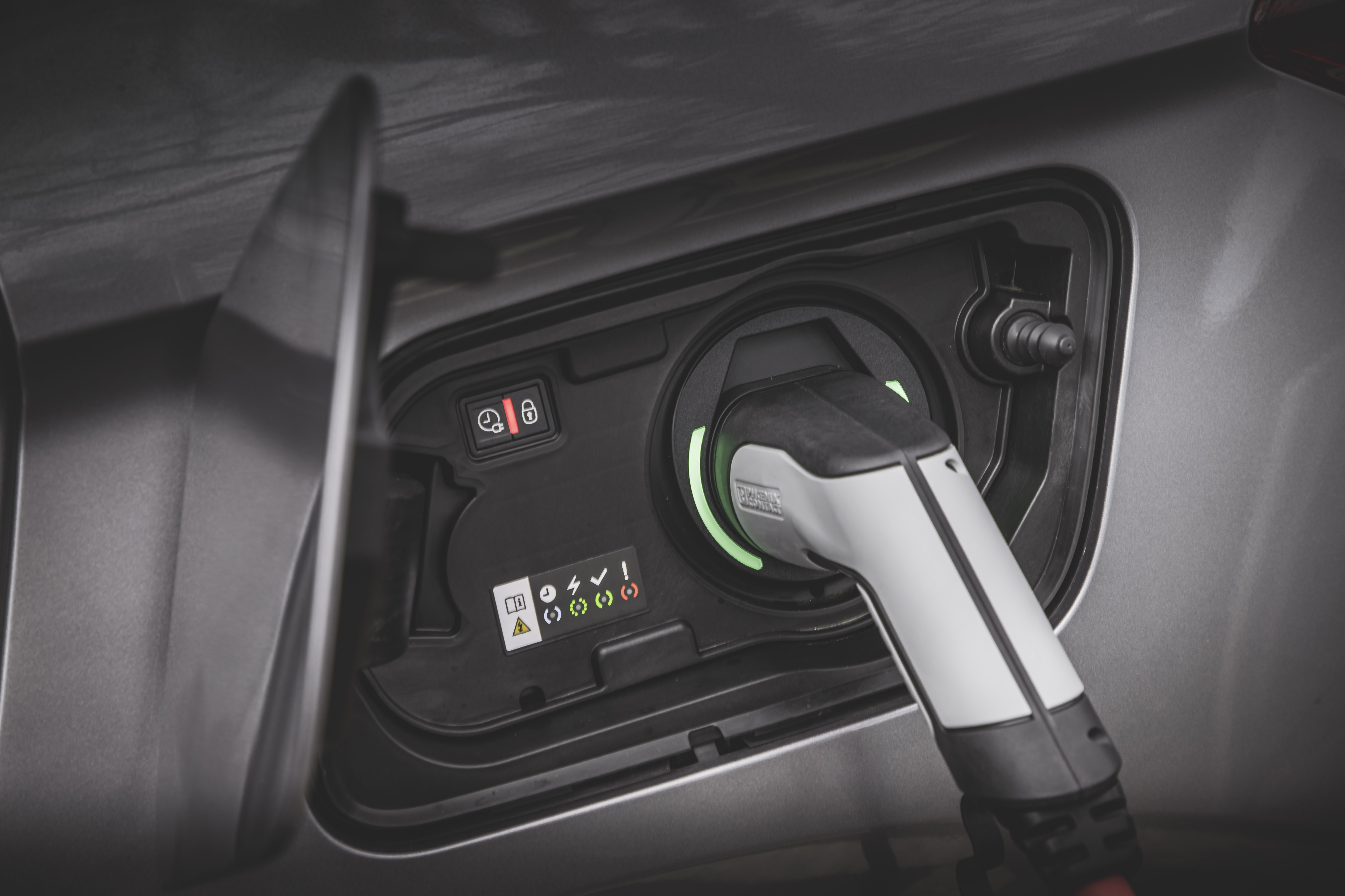 GS-Line_Plug-In_HYBRID-e_Quartz_Grey_(63)
