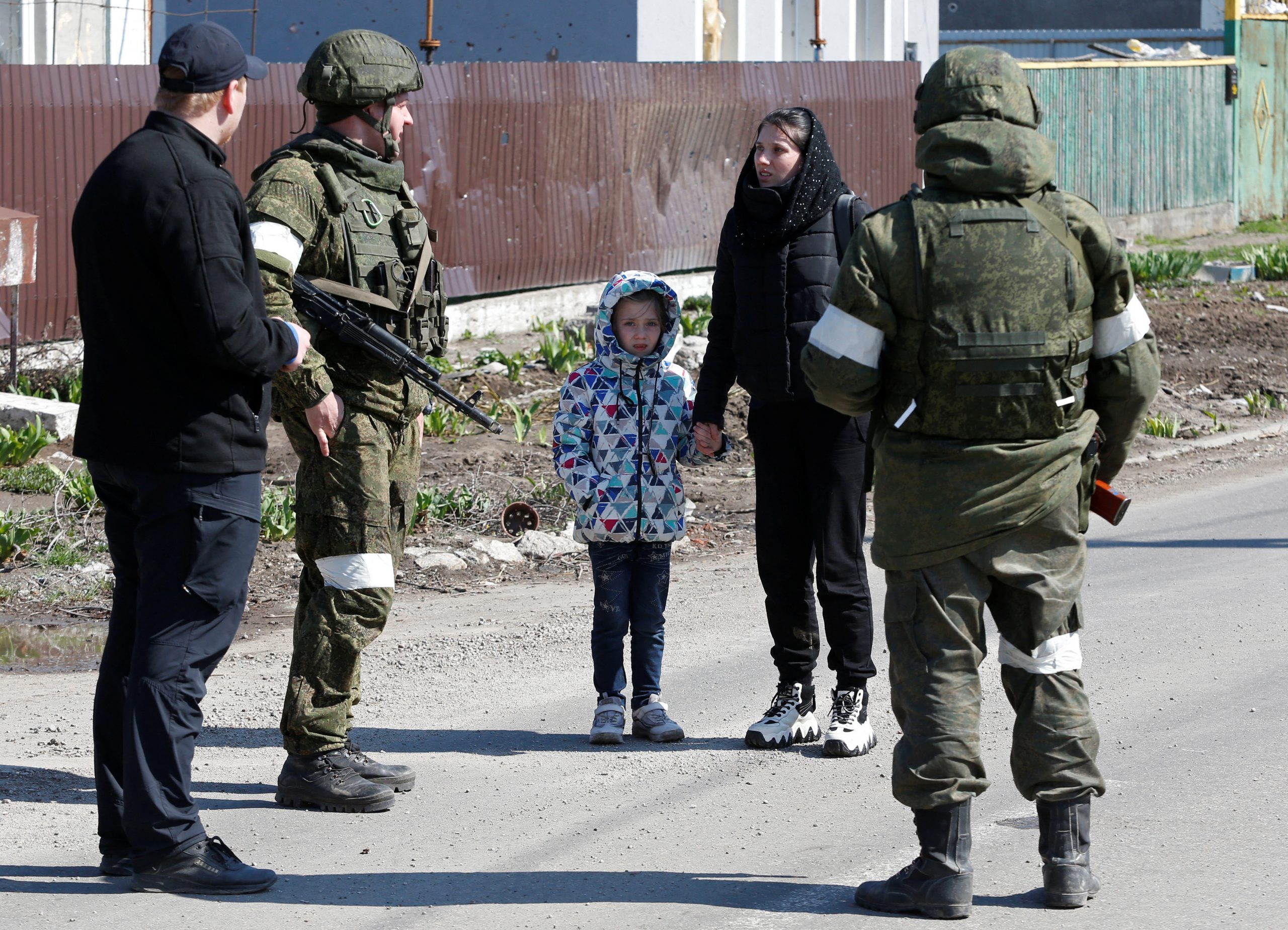 1650470697-2022-04-20T155406Z_1394576201_RC22RT9AOD5L_RTRMADP_3_UKRAINE-CRISIS-MARIUPOL-scaled.jpg