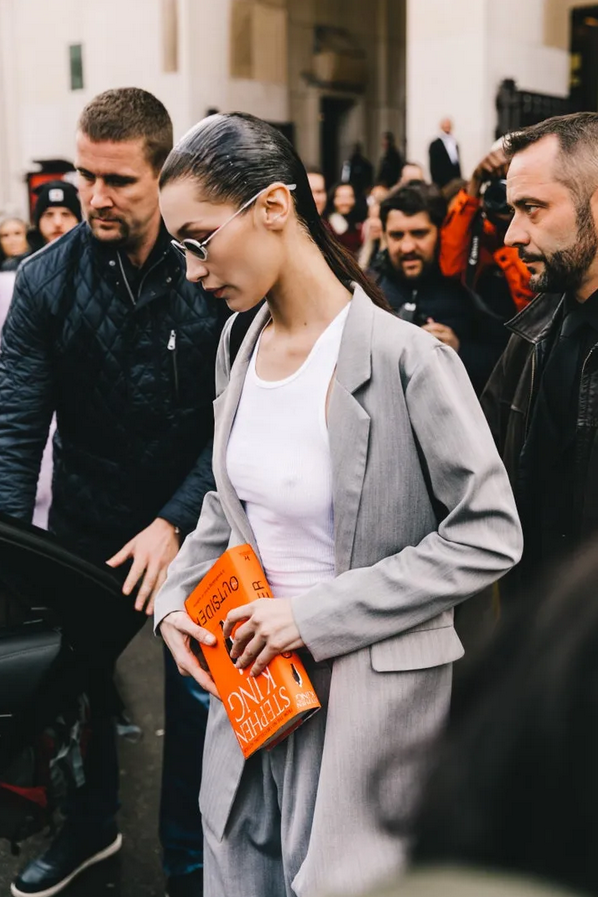 1650545629-Bella-Hadid.png