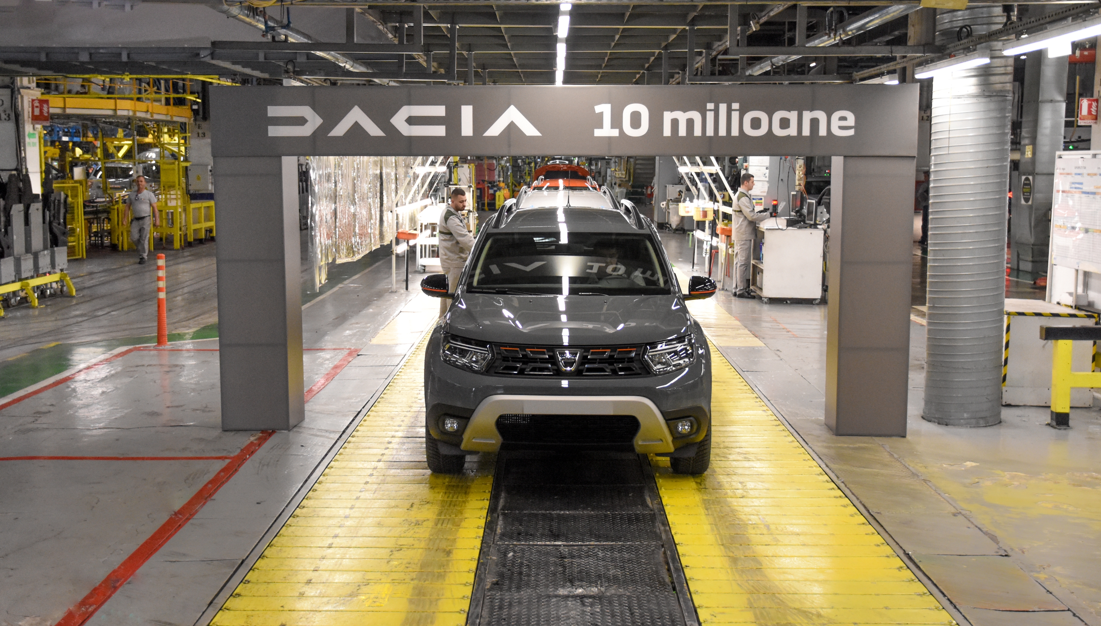 DusterExtremeSE-Dacia's10MillionthVehicleProduced(1)
