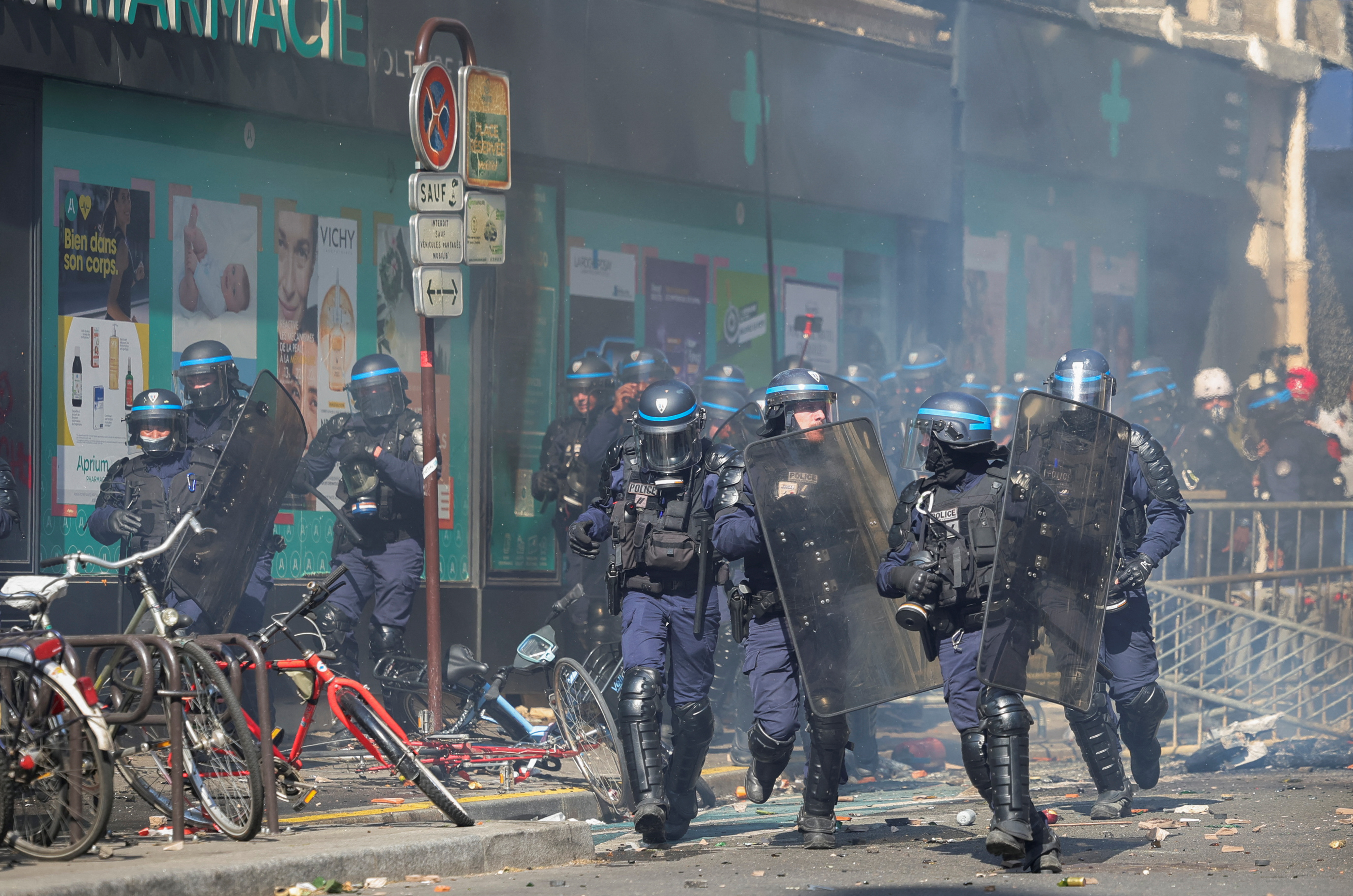 prvomajski izgredi v Parizu