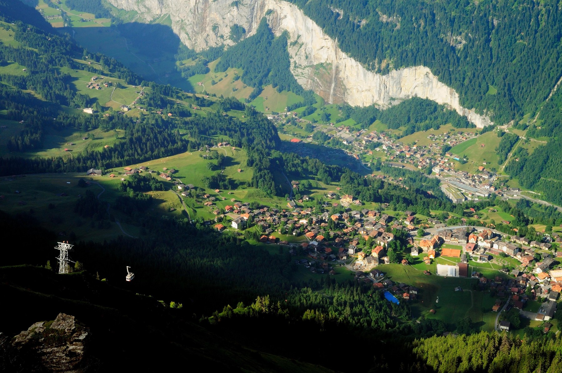 1651582479-Lauterbrunnen.jpg