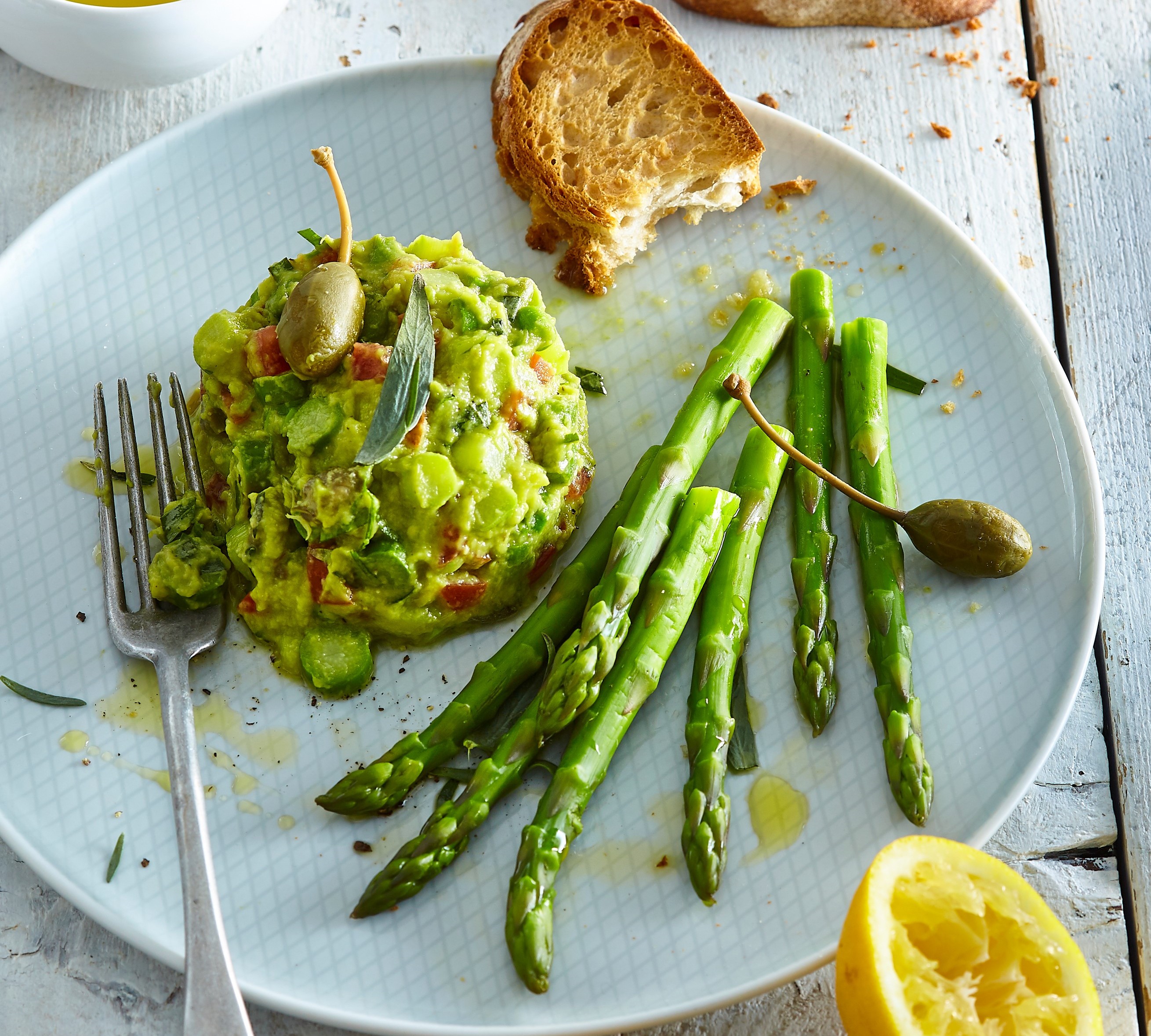 tatarec, avokado, beluši