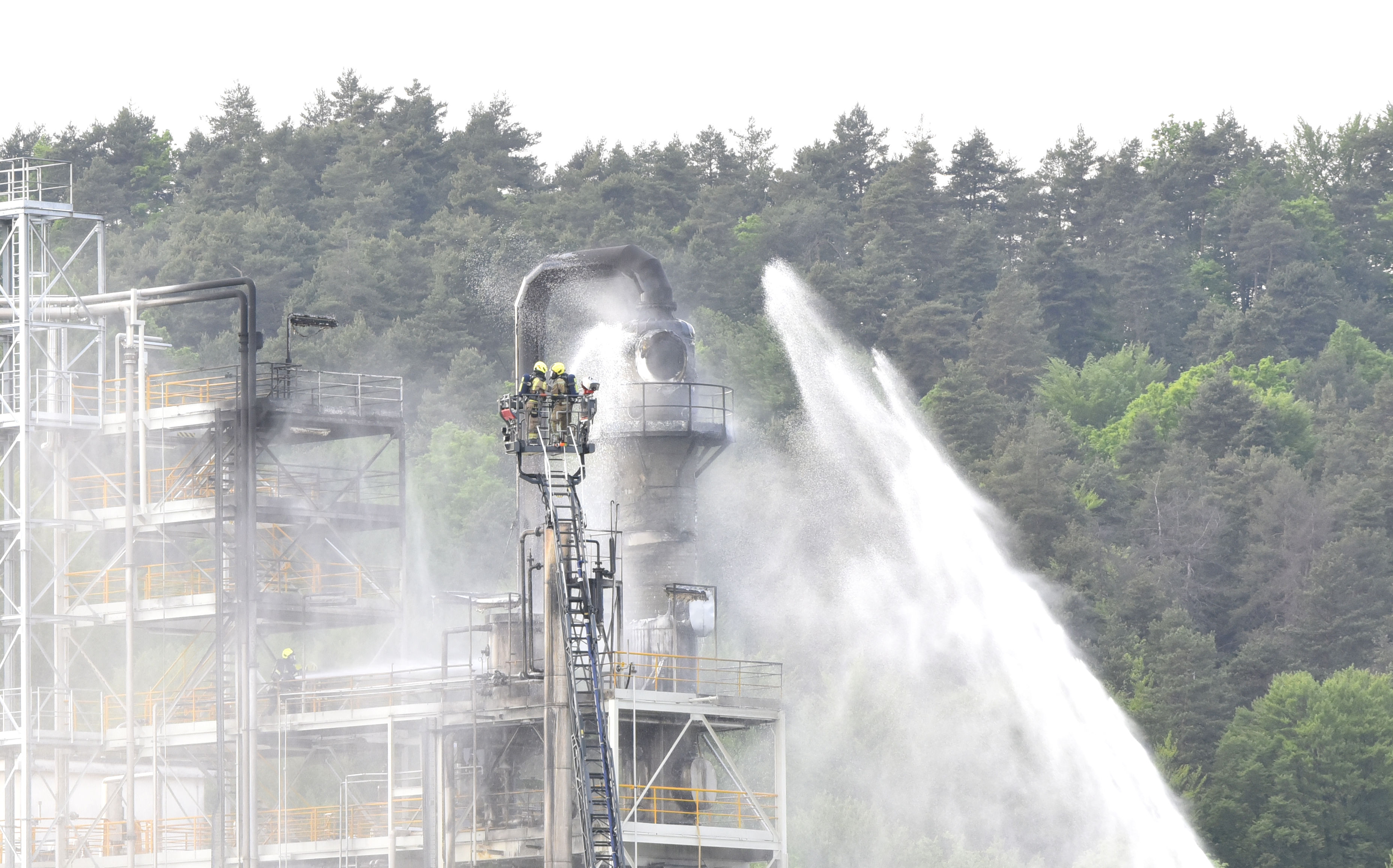 požar, tovarna belinka