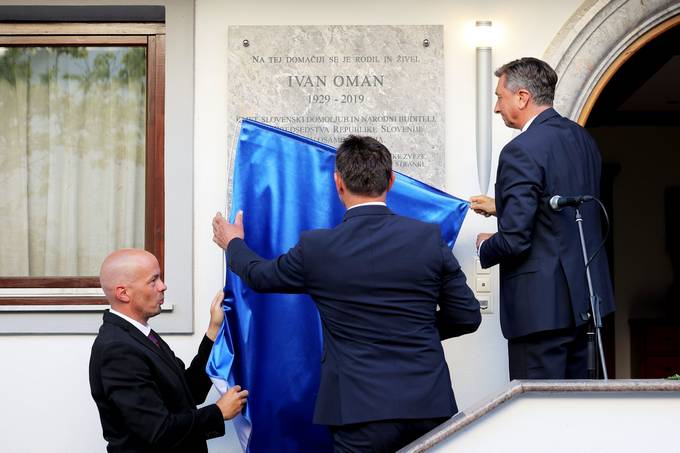 pahor, oman, spominska plošča