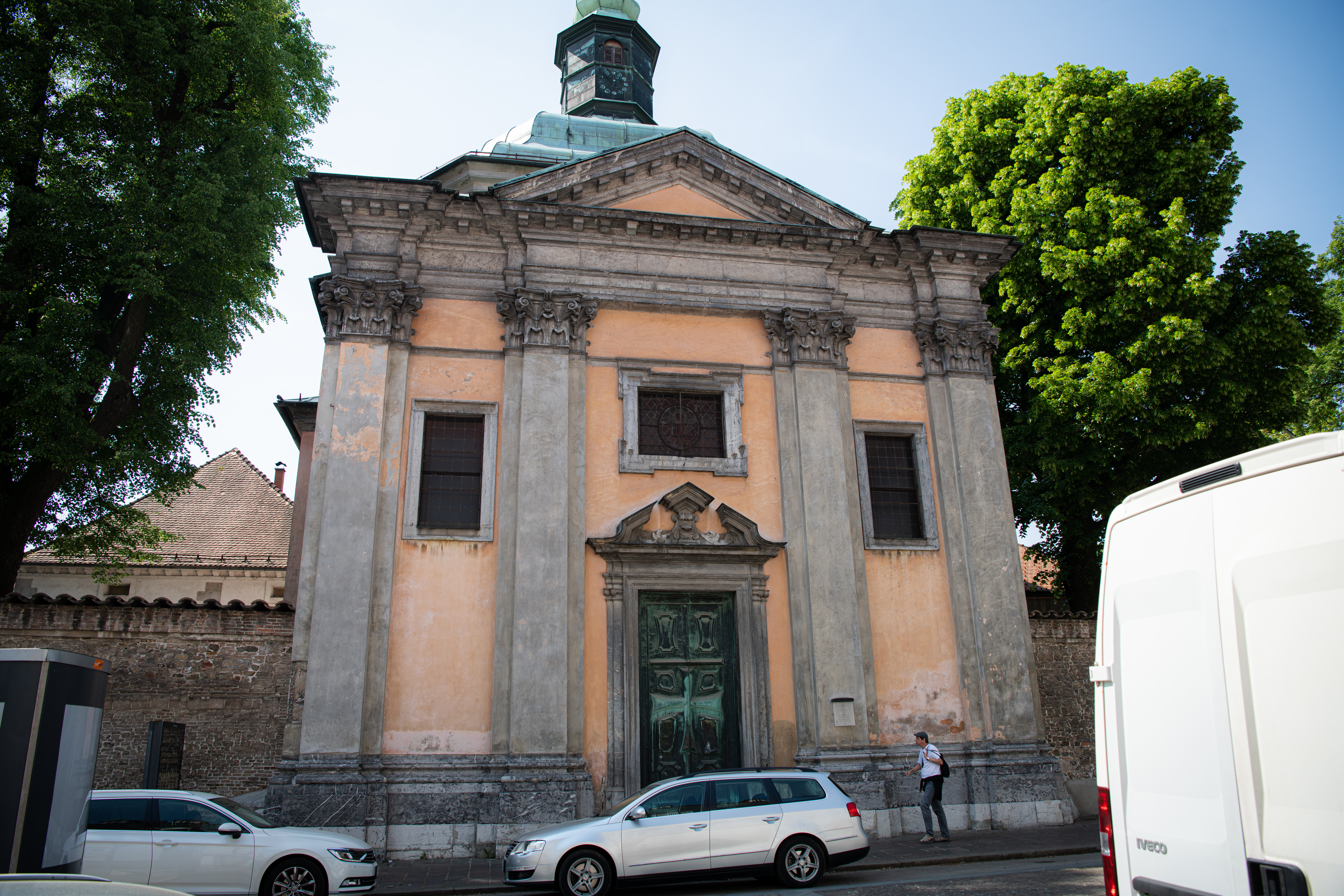 Križevniška cerkev, Križanke