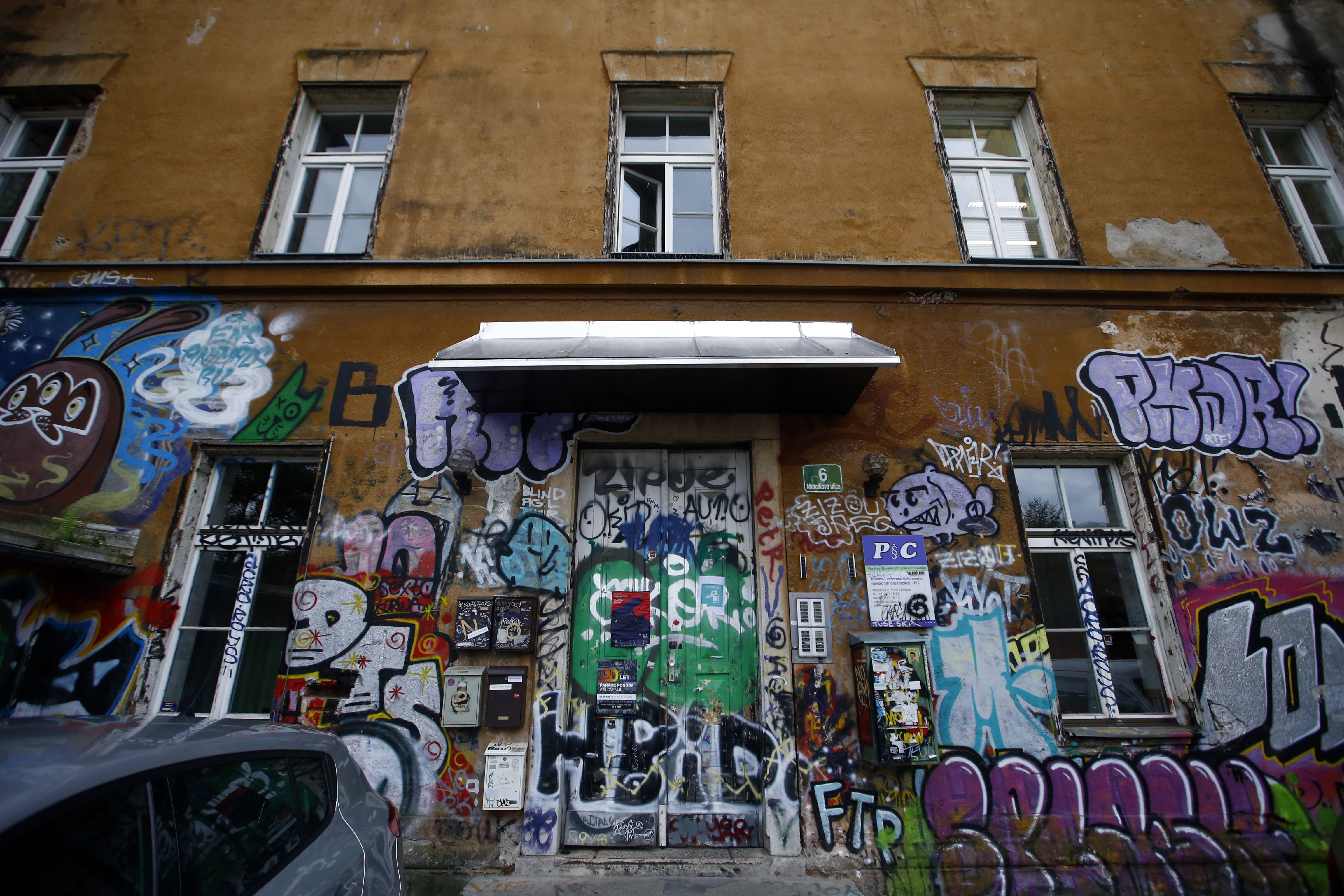 Metelkova 6, nevladne roganizacije