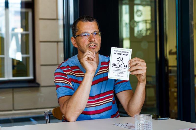 Blaž Verbič, kustos Slovenski etnografski muzej in Društvo enota reševalnih psov Slovenija (vir: Skupnost muzejev Slovenije)