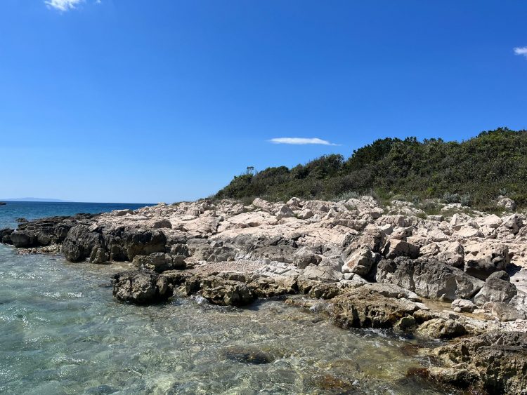 otok pri Splitu na prodaj