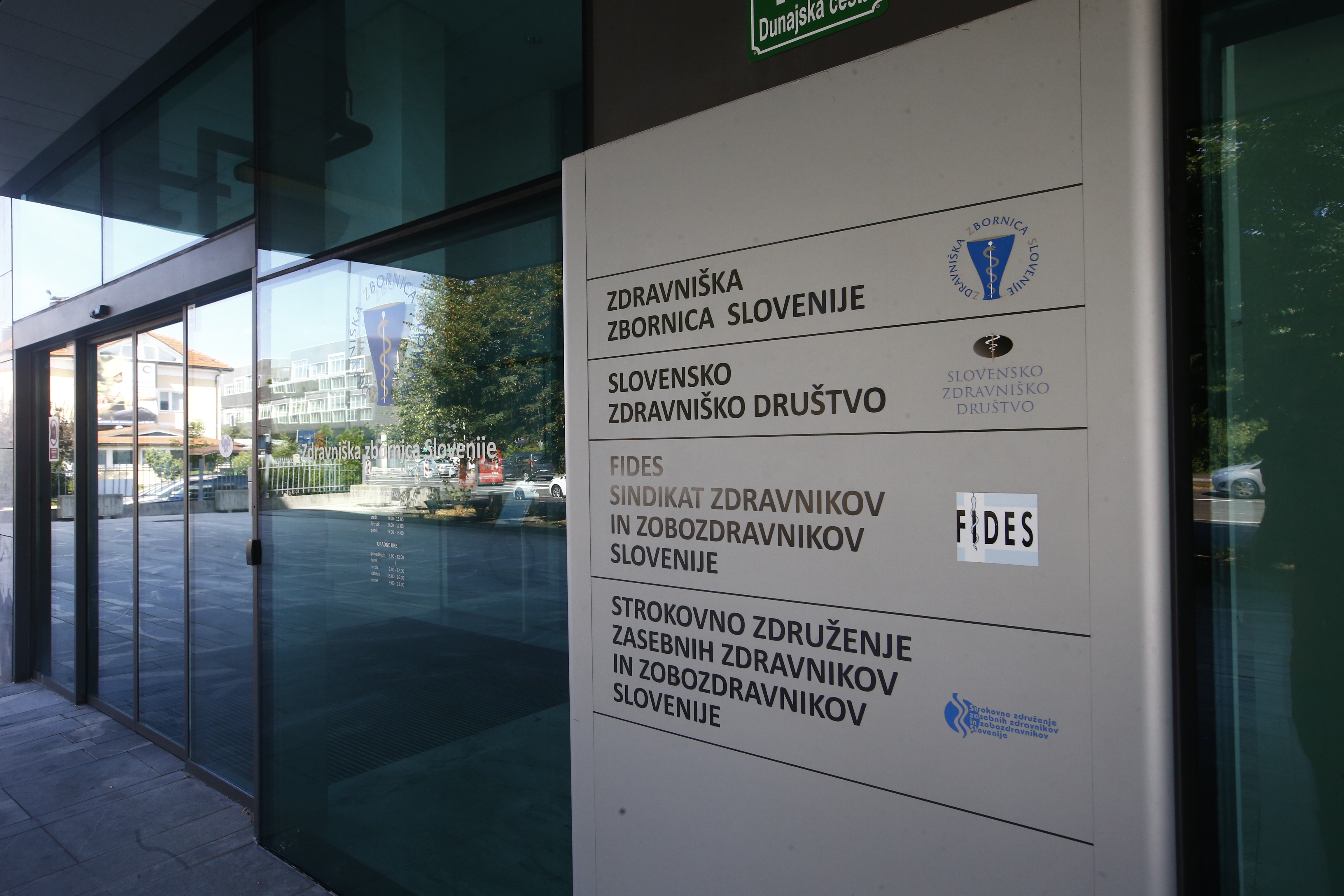 Zdravnika zbornica Slovenije