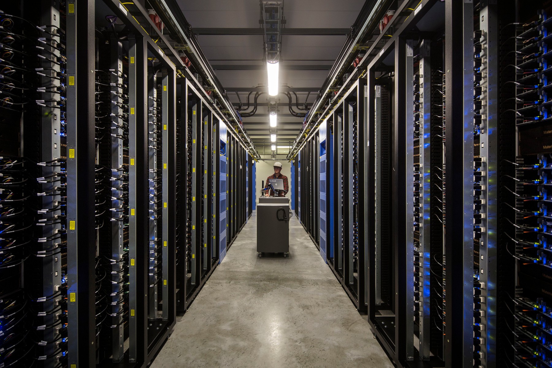 Facebook, podatkovni center, računalnik, računalniški center