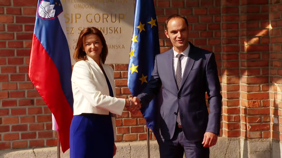 Tanja Fajon, Anže Logar, primopredaja poslov