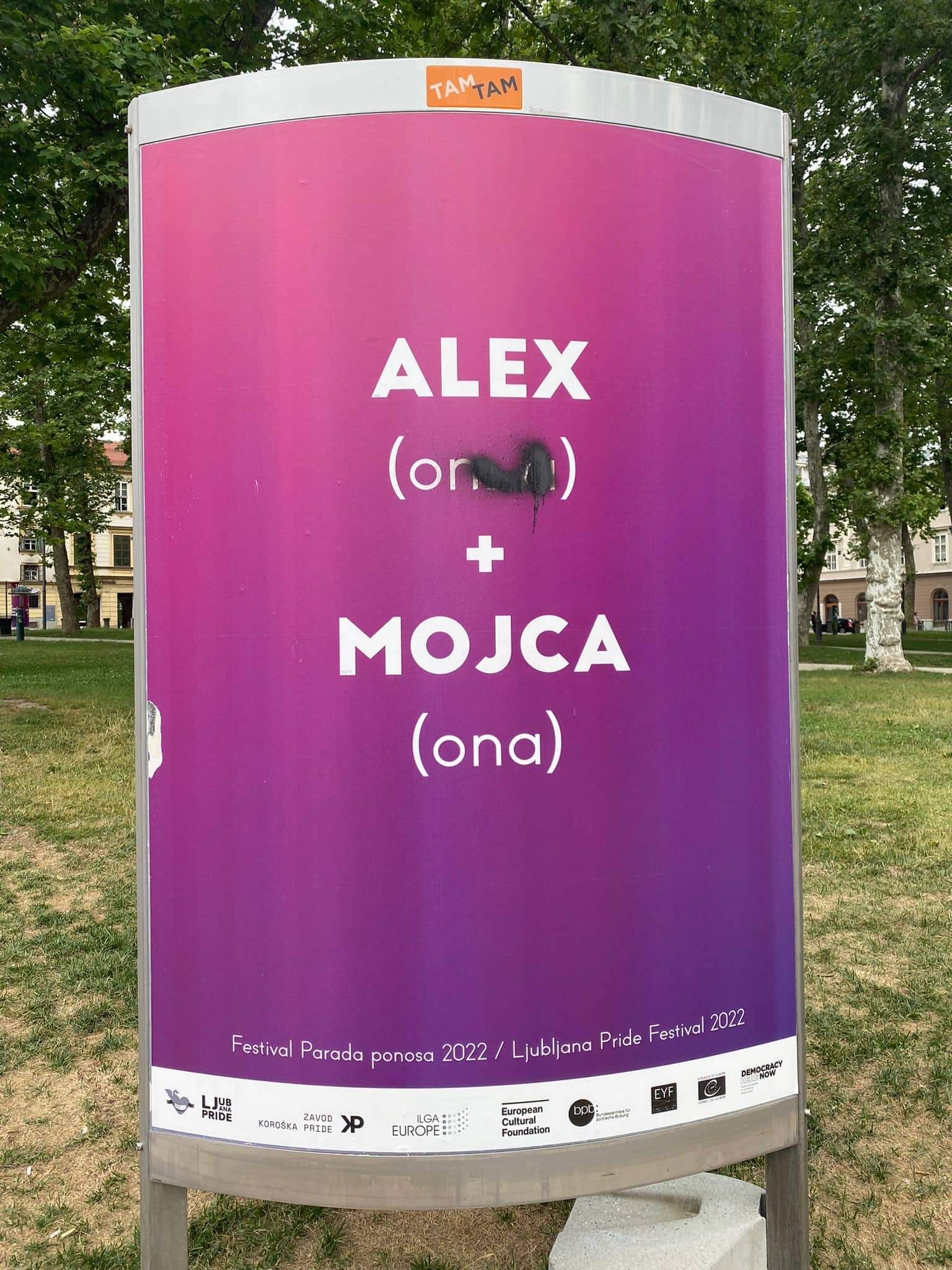 vandalizem, plakati, lgbt, nestrpnost