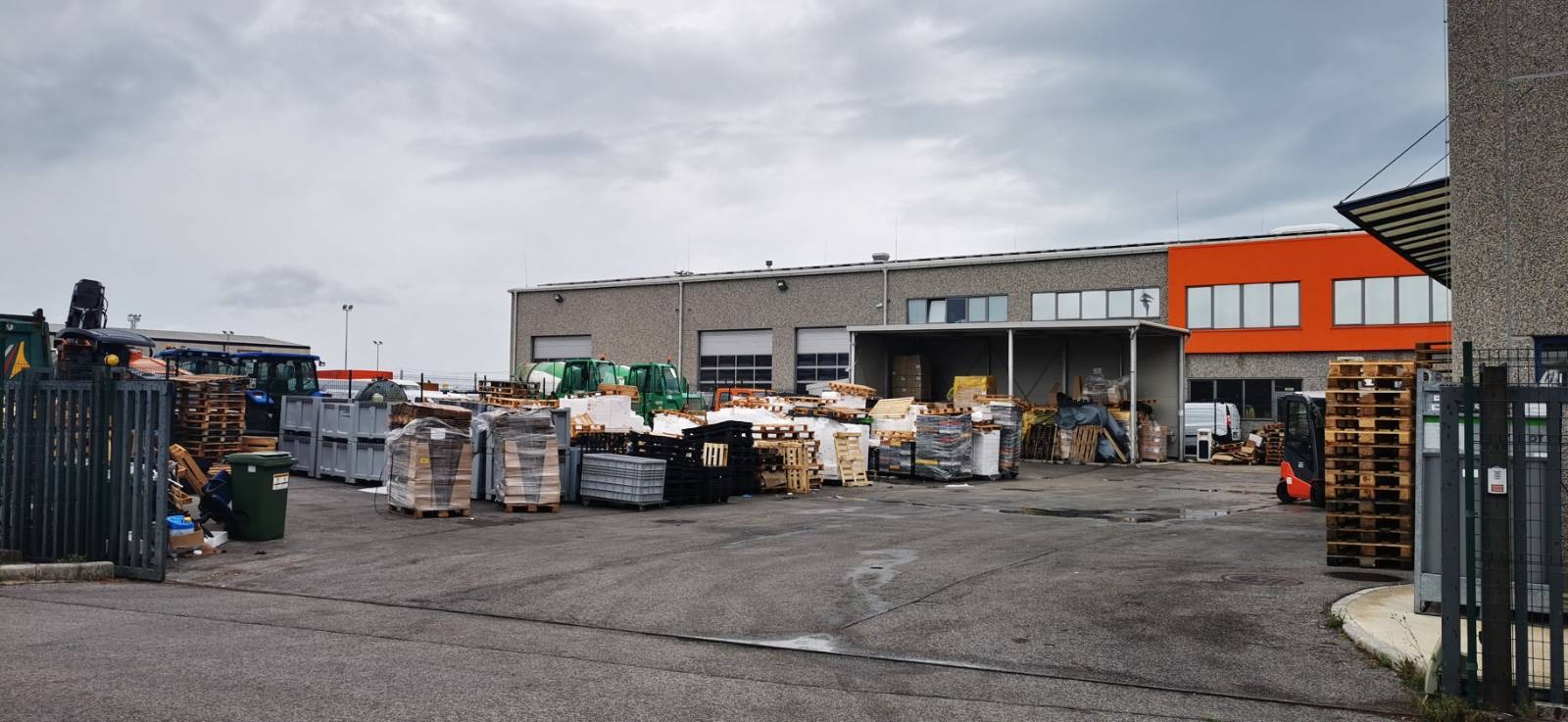 Marinblu, Salea, Kozina, delo