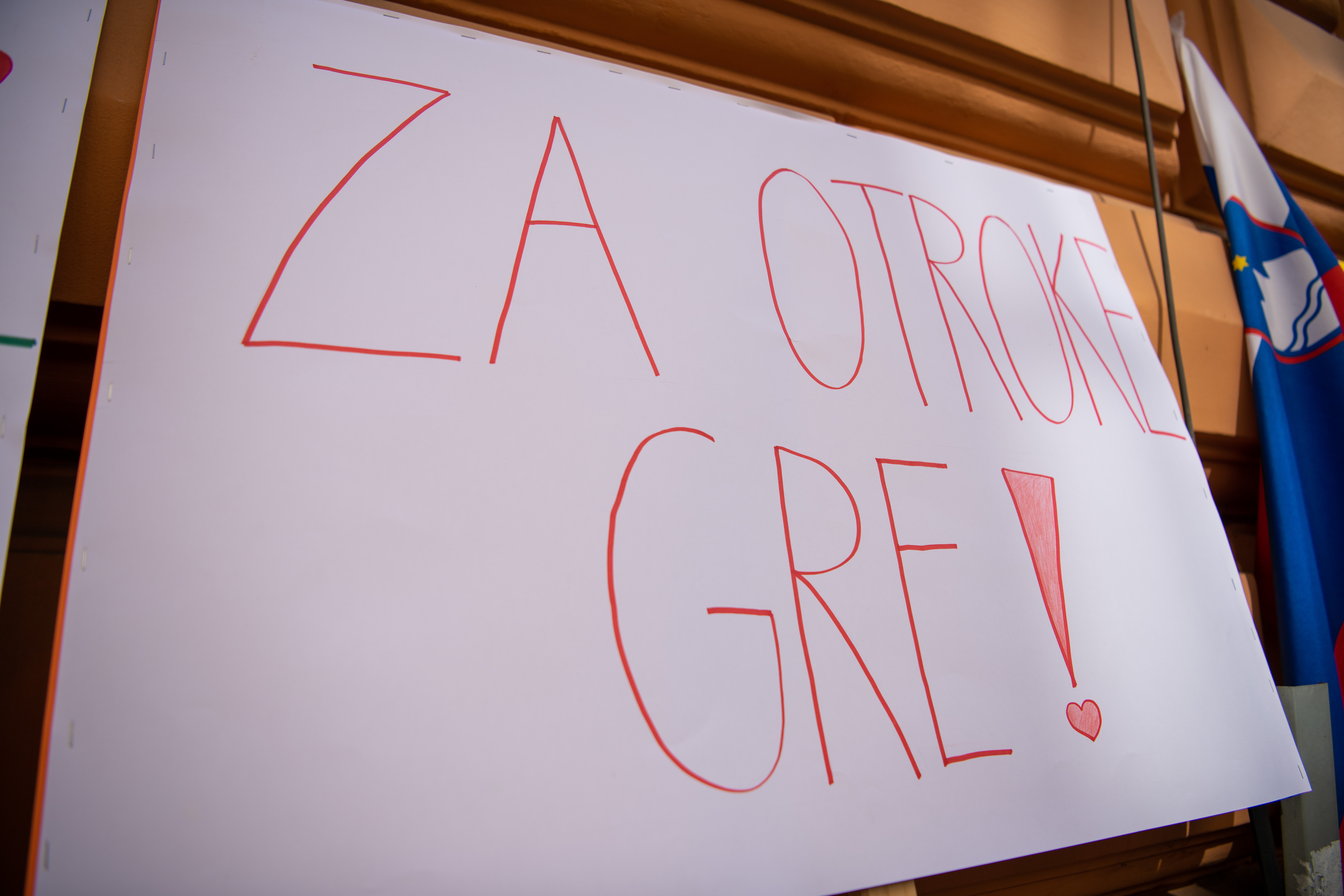 ustavno sodišče, protest, istospolna zveza, posvojitev, za otroke gre