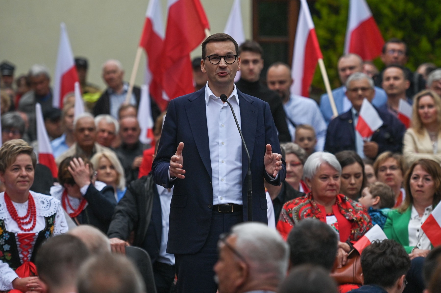 Mateusz Morawiecki, Poljska