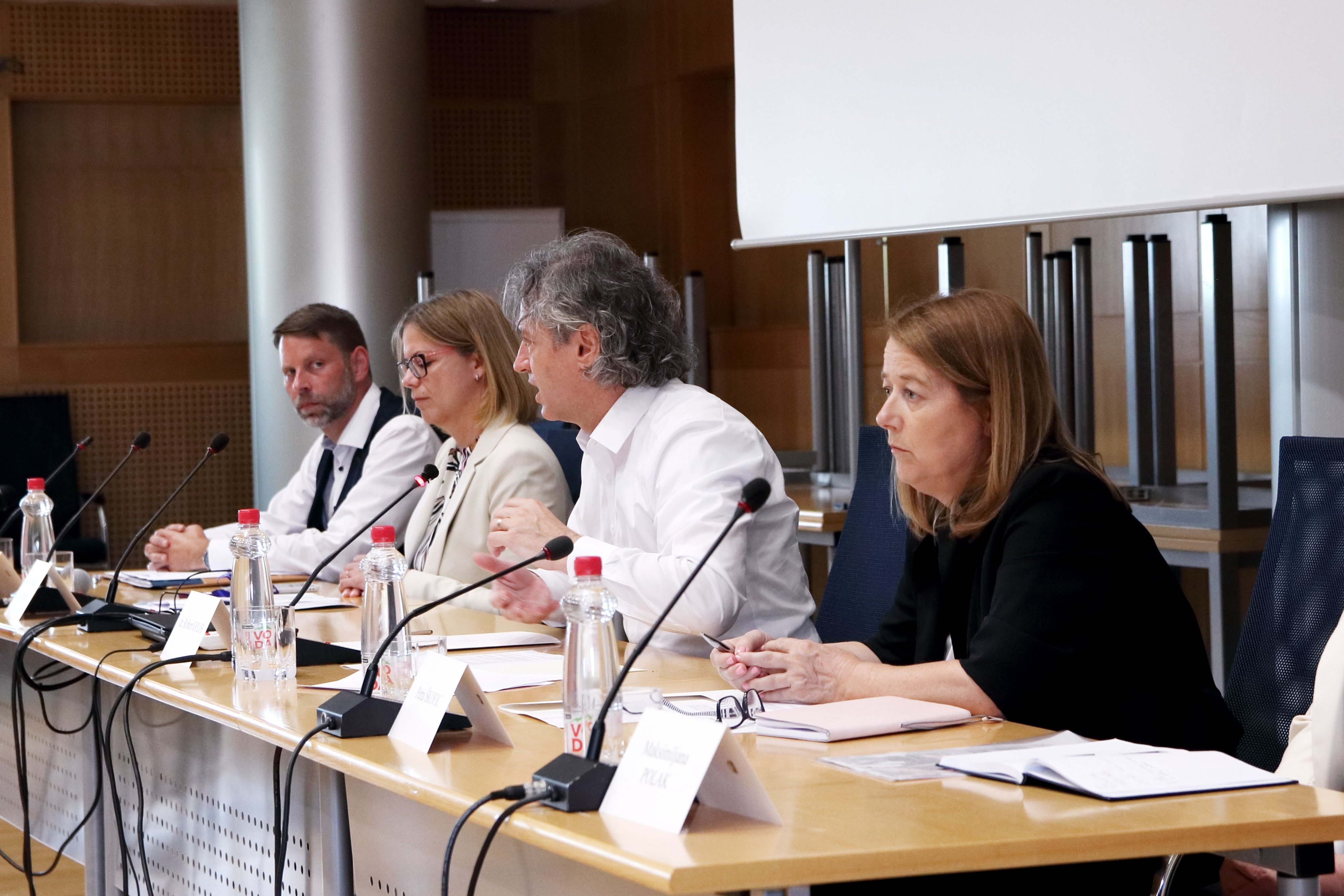 robert golob, nevladniki