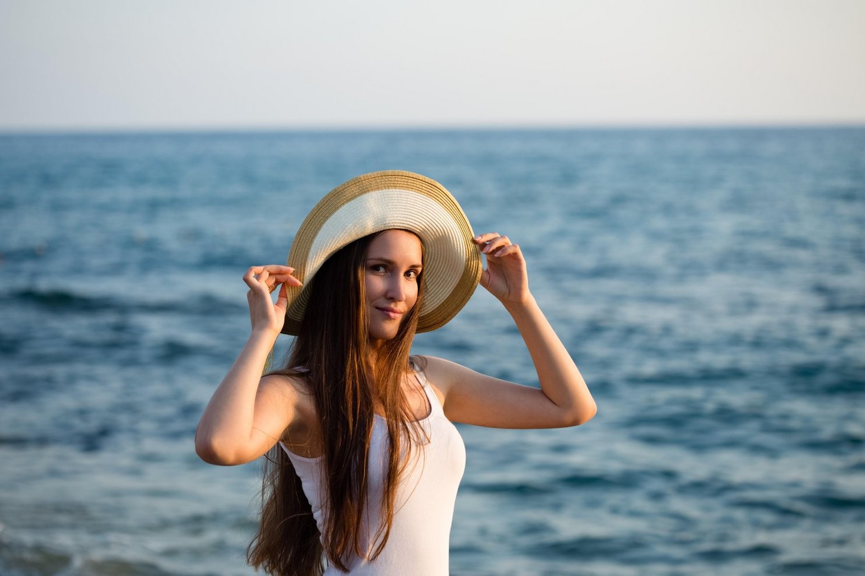 Ženska, morje, poletje