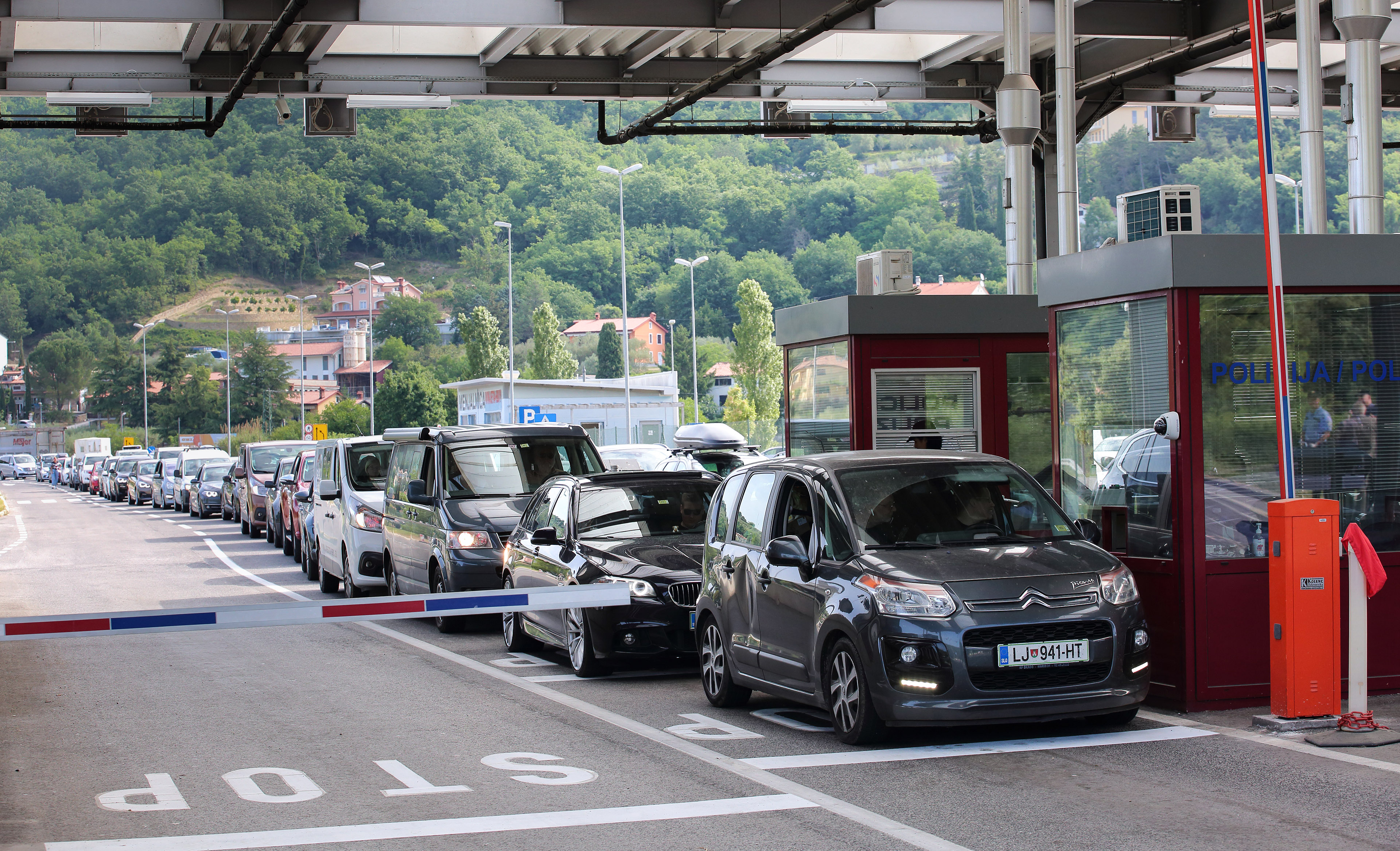 mejni prehod, dragonja, gneča