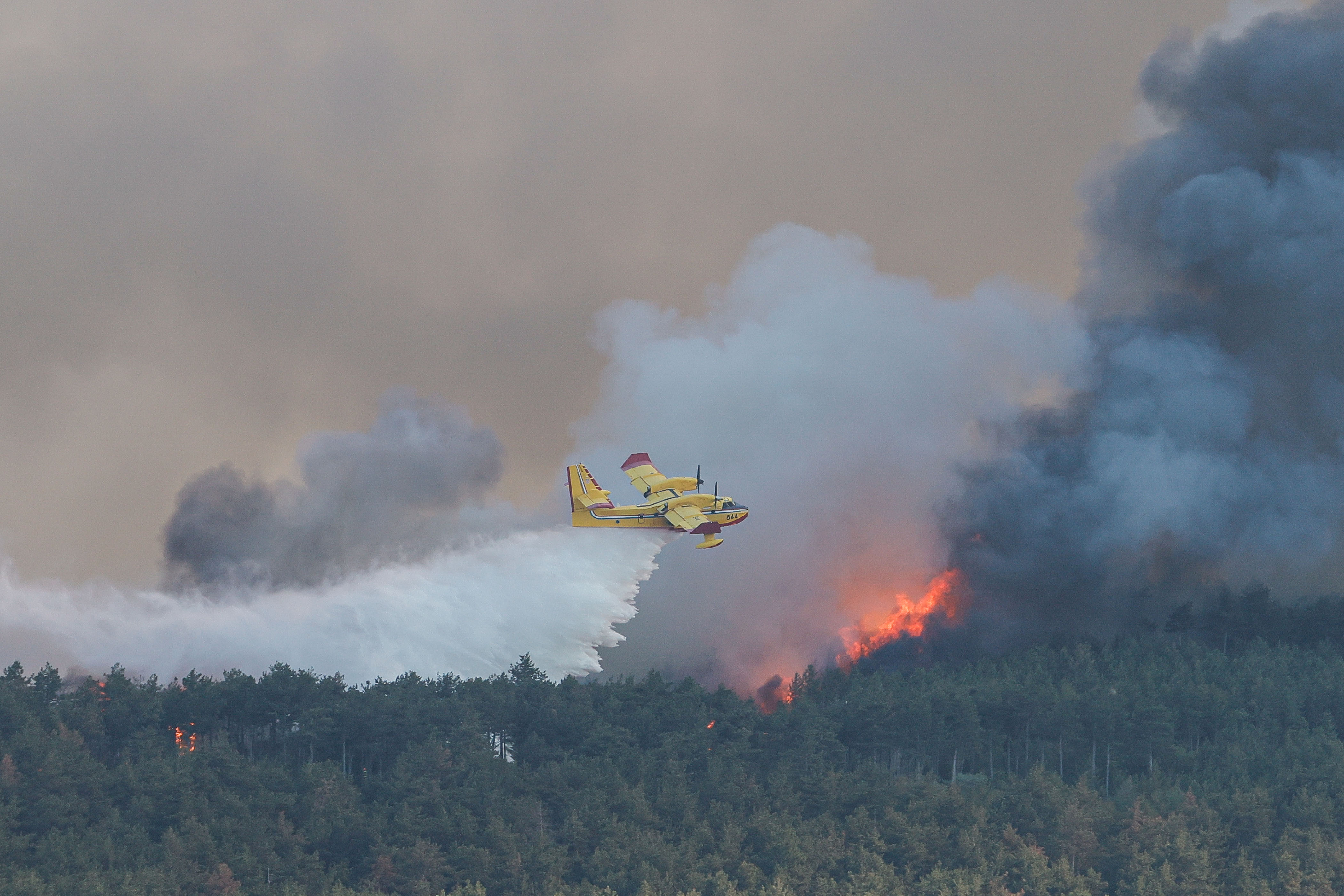 Požar Miren Kostanjevica naravne nesreče Canadair