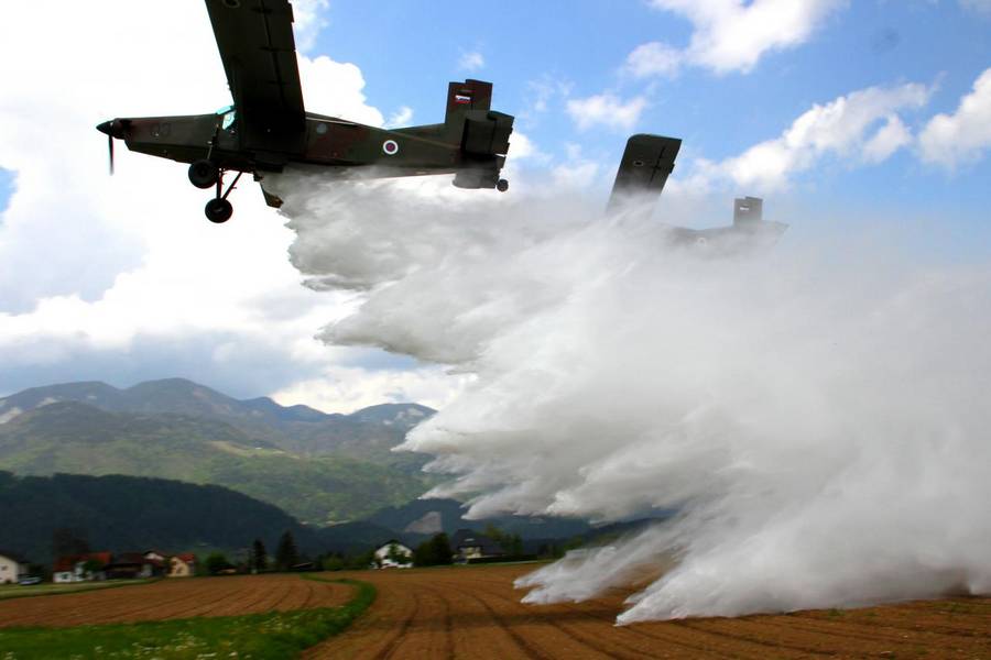 Tovorno_letalo_-_Pilatus_PC-6_5