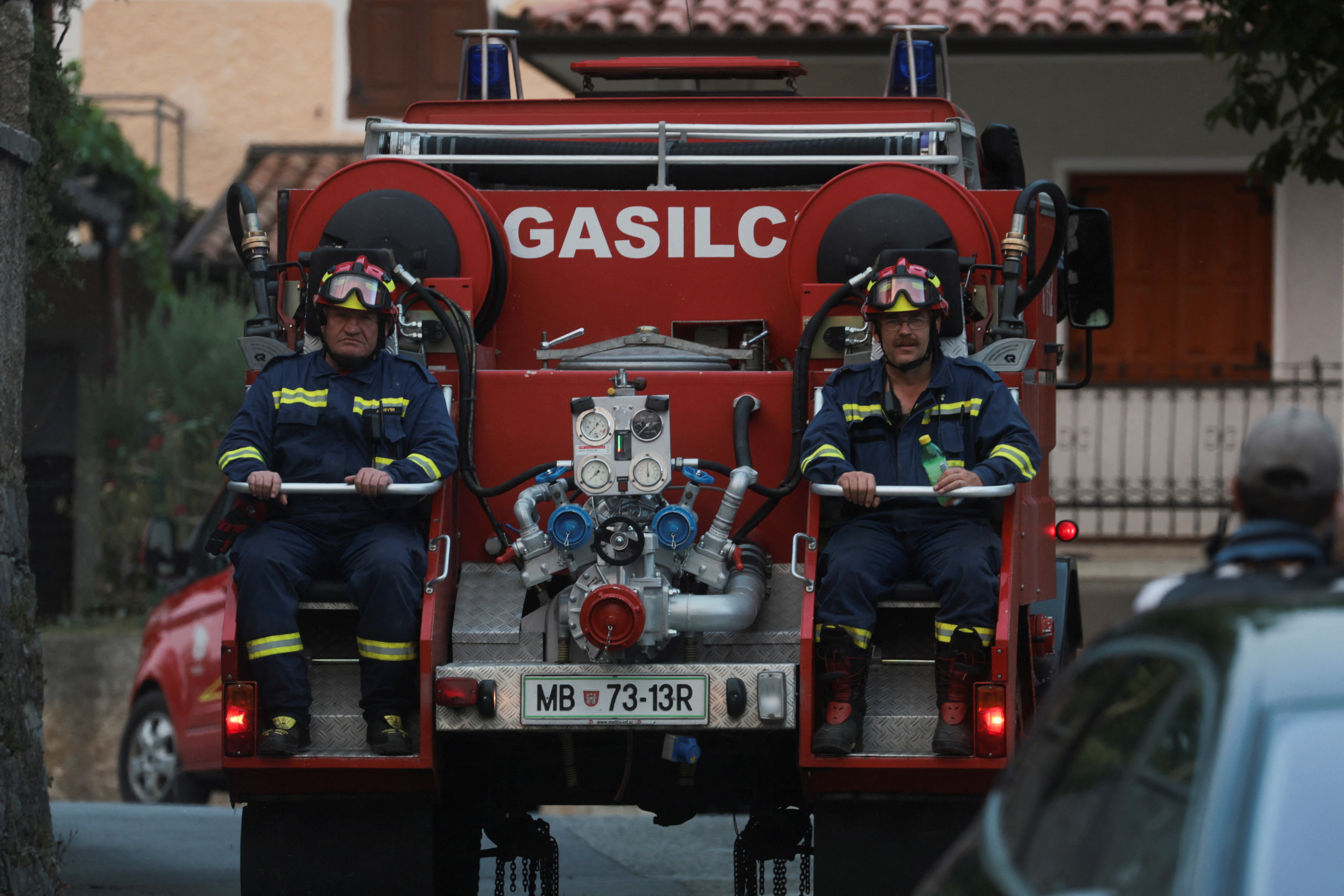 gasilci, požar, Kras