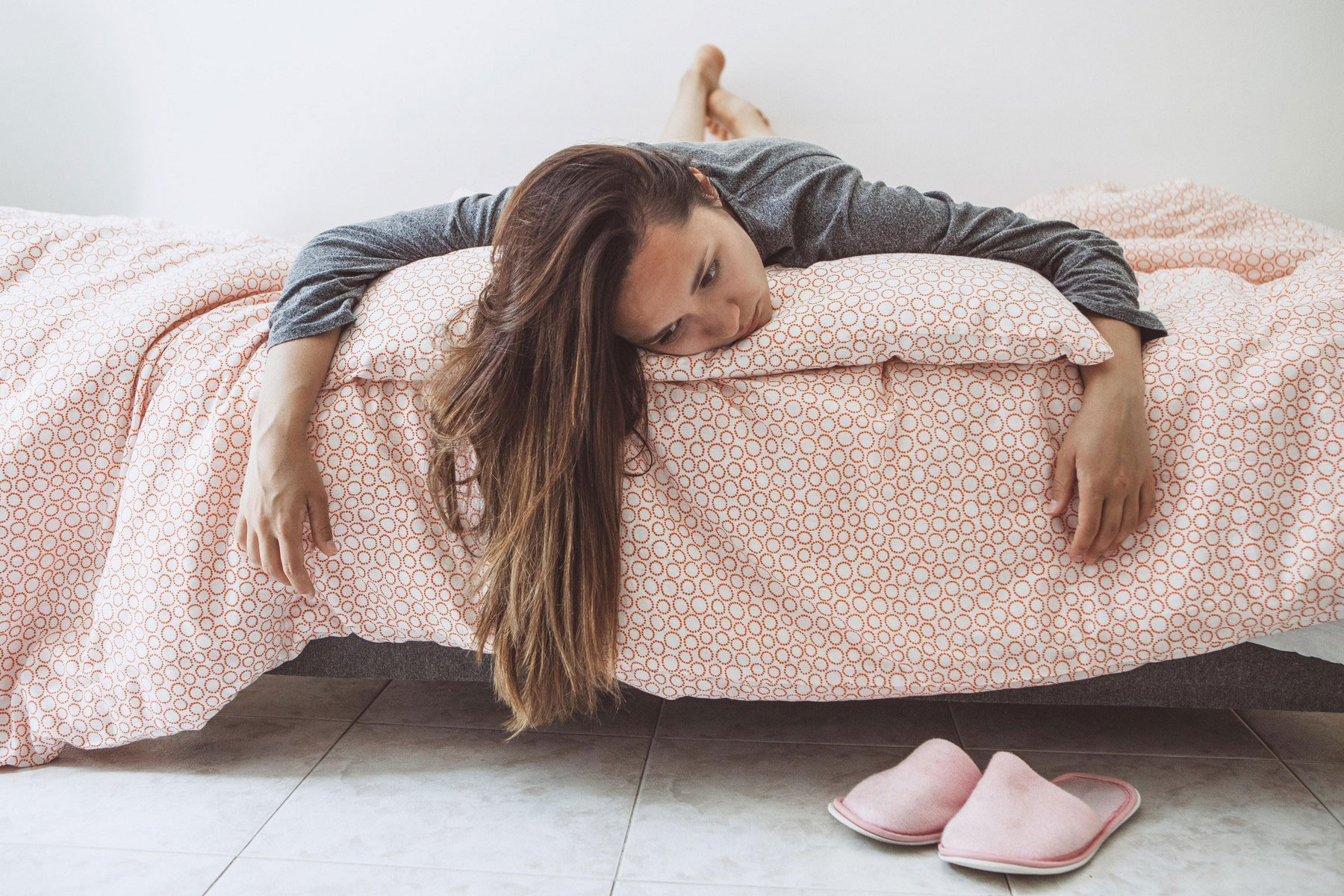 zenska, postelja, slaba volja, urujenost