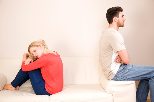 konflikt, partnerstvo, odnos, moški, ženska, kavč