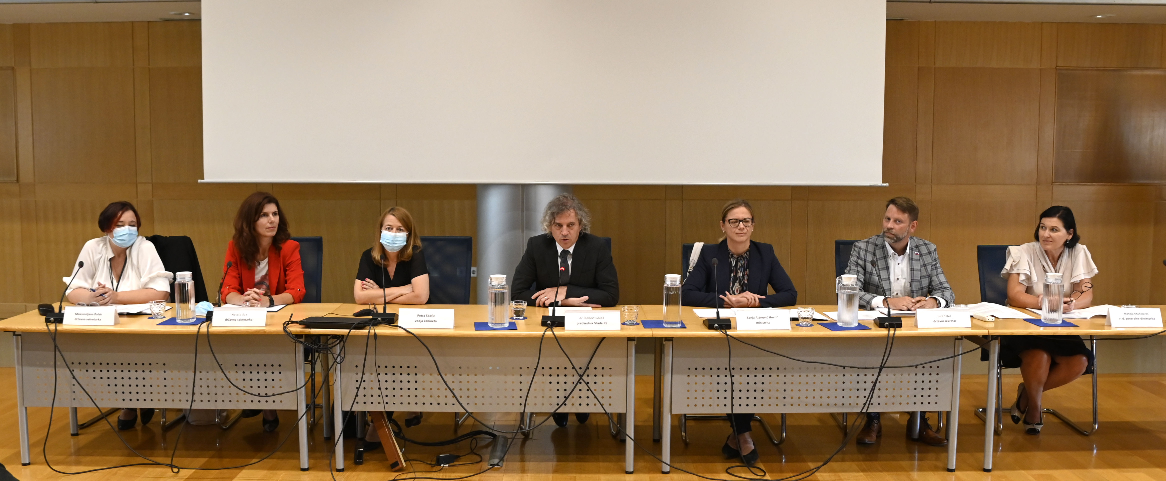 Golob Ajanović  Hovnik srečanje nevladne organizacije