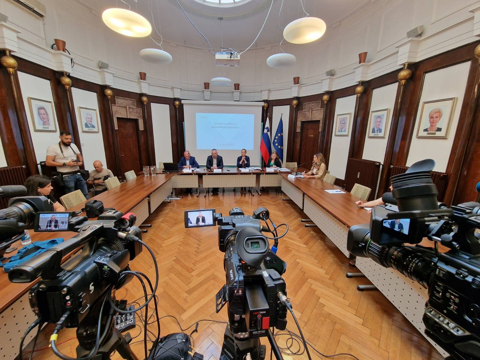 investicije, slovensko zdravstvo