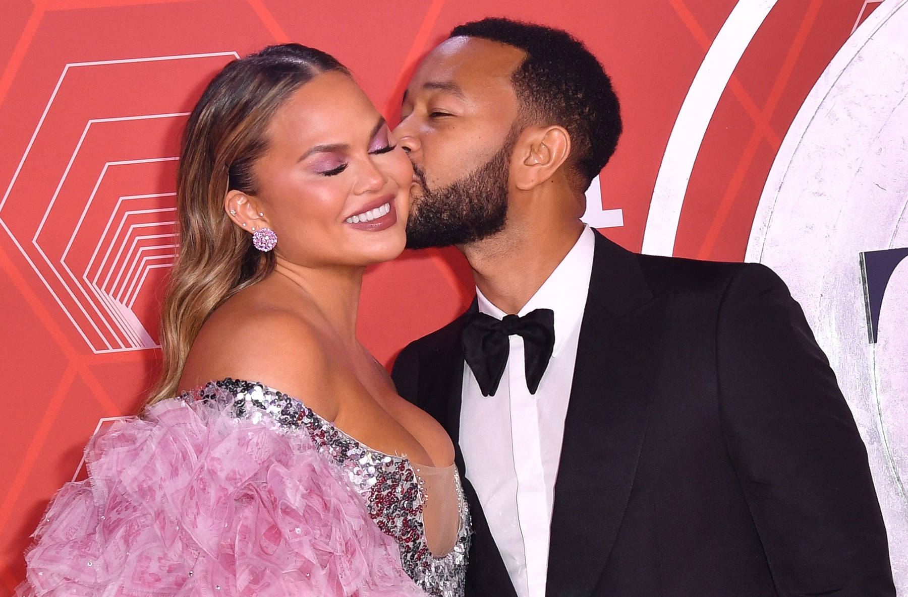 Chrissy Teigen in John Legend
